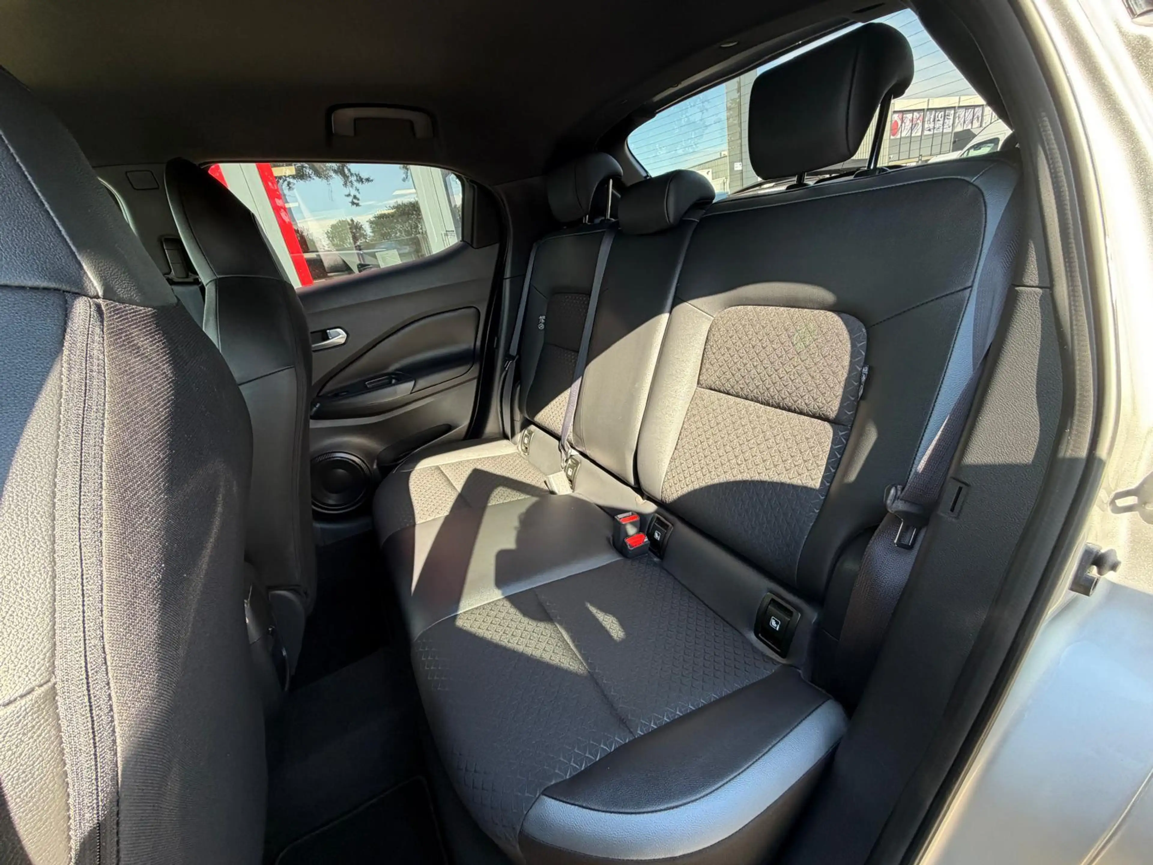 Nissan Juke DIG-T 115 N-Connecta | Achteruitrijcamera | — photo 12