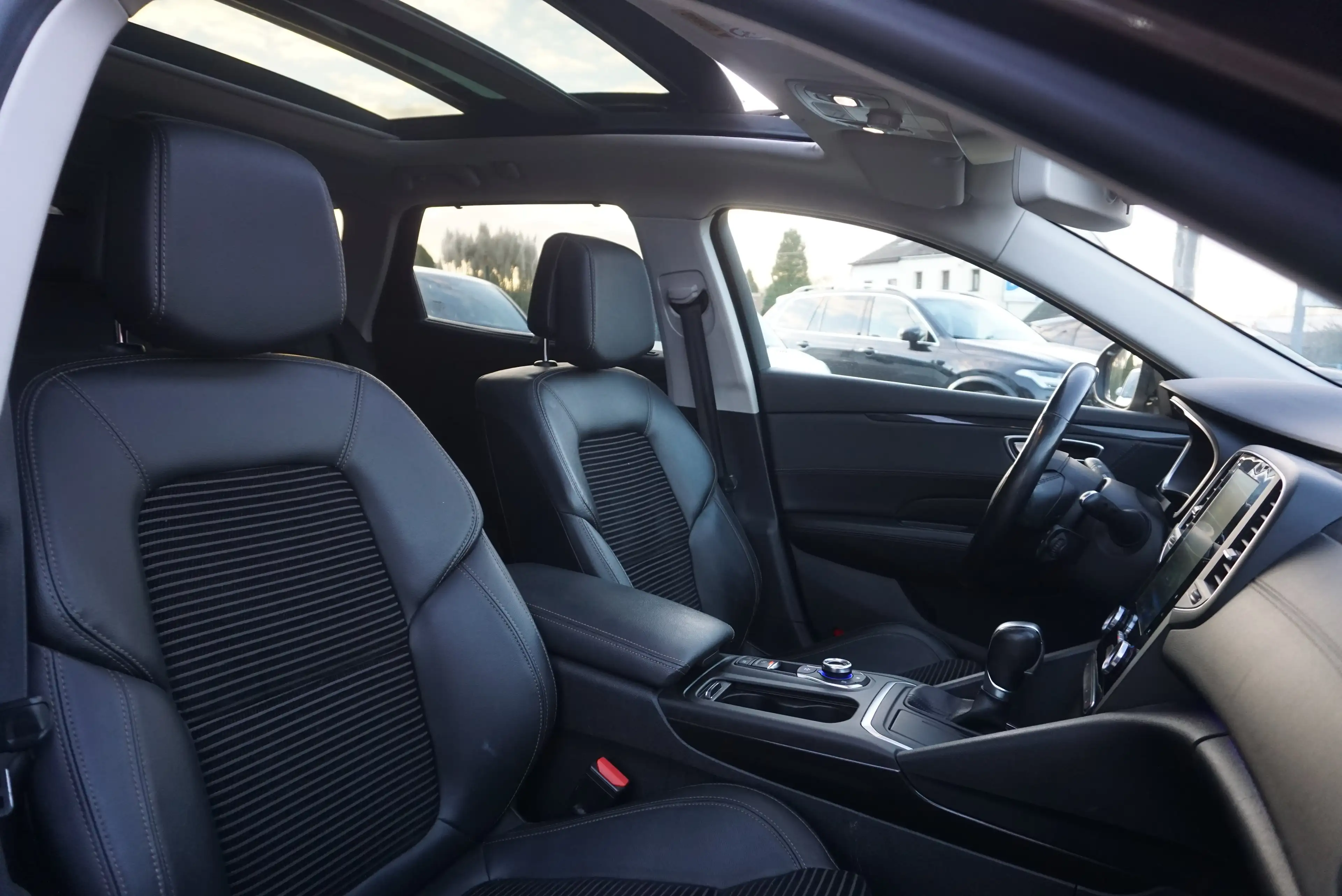 Renault Talisman SW 1.6 TCe AUTO NAVI CAM PANO LED VISION EUR6B — photo 12