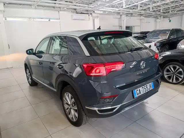 Volkswagen T-Roc view 6