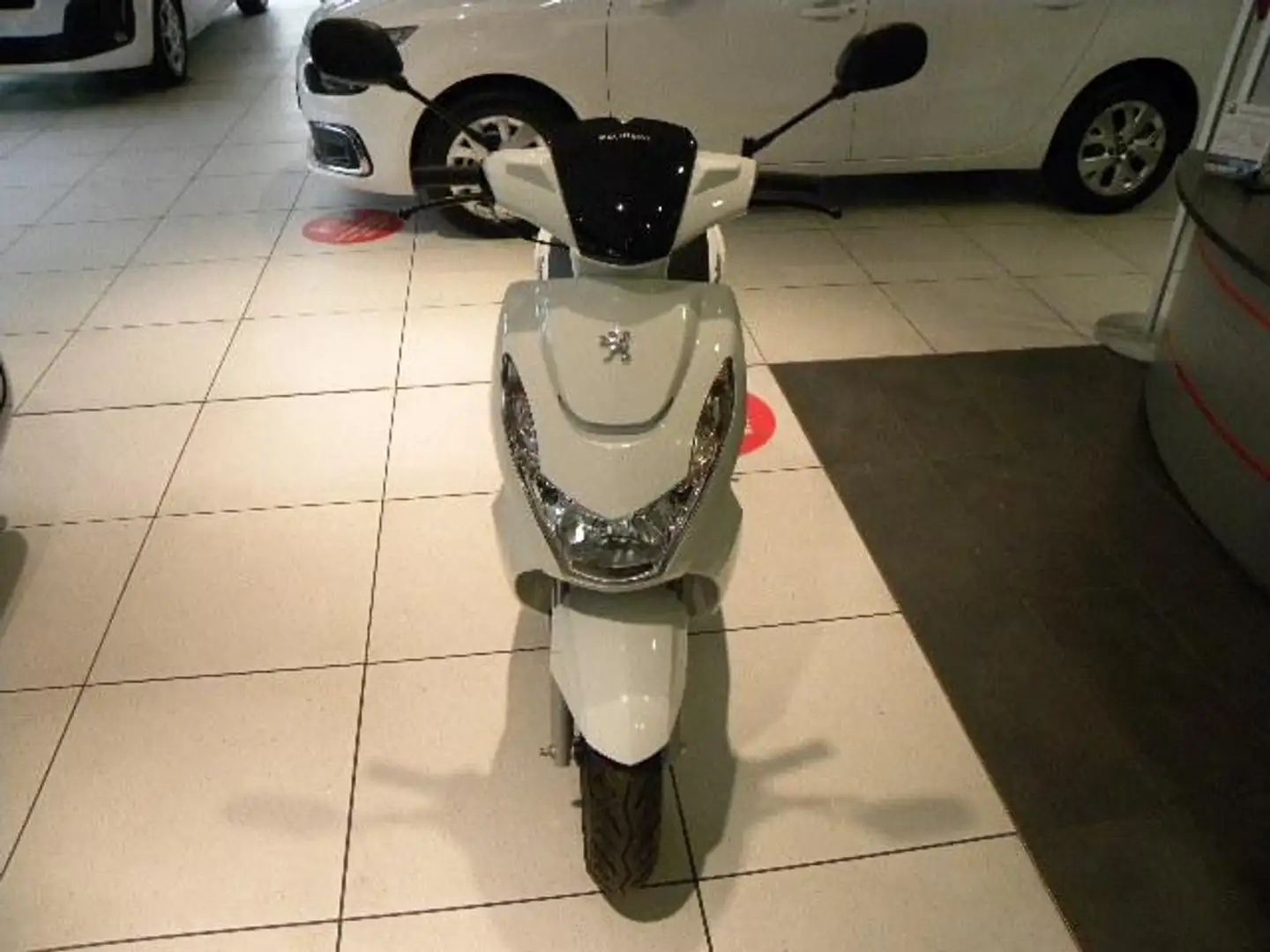 Peugeot Kisbee 25 4T ICY WHITE*WERKSDROSSLUNG 25KmH* Wit - 2