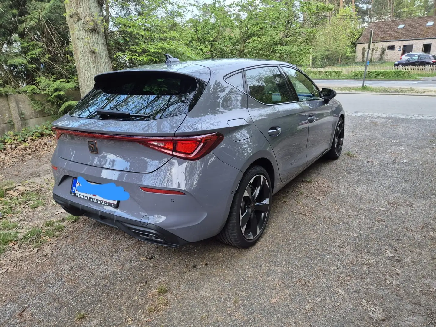 CUPRA Leon 1.5 eTSI DSG Grijs - 2