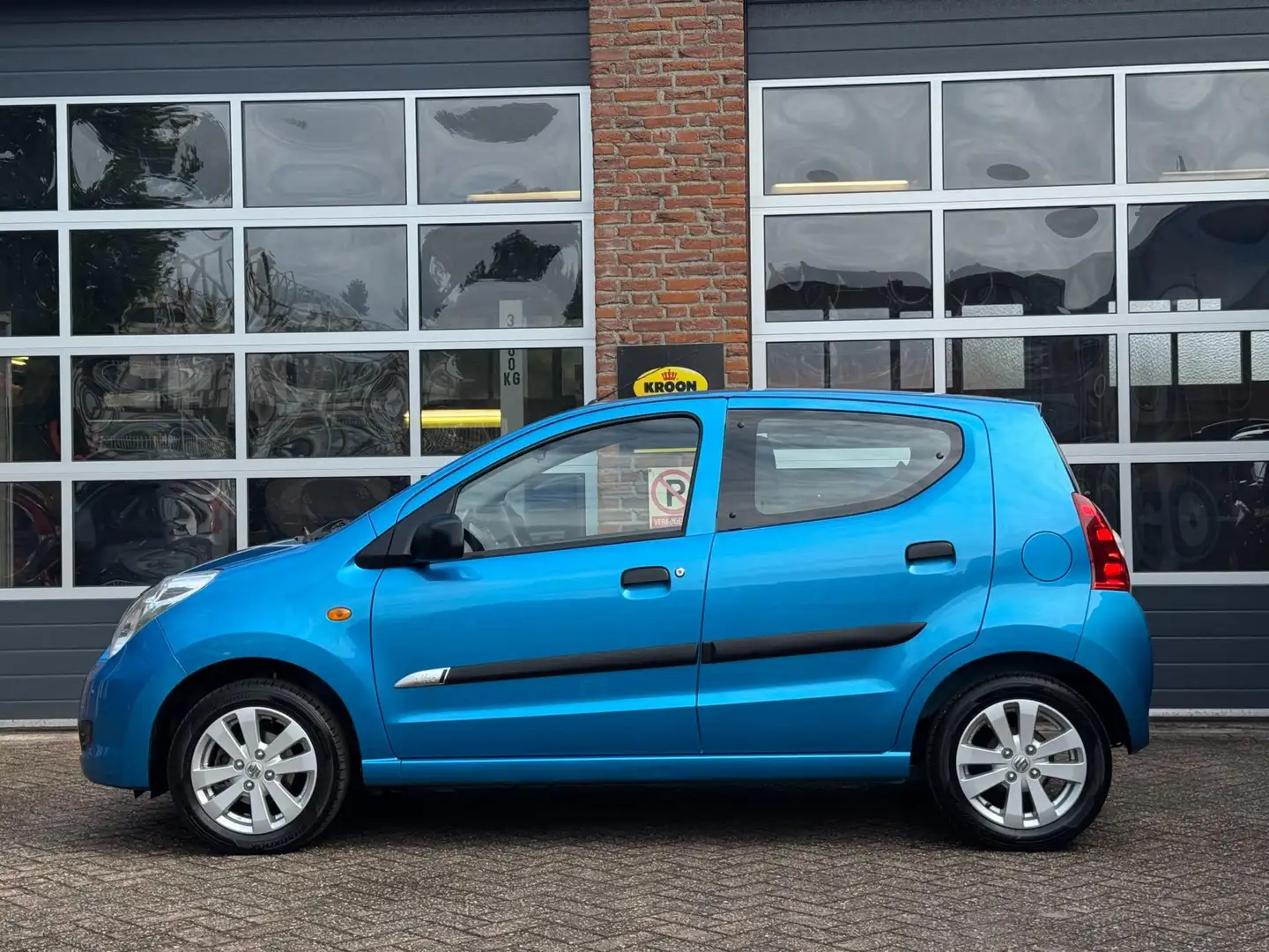 Suzuki Alto 1.0 Celebration EASSS, airco, afn trekhaak, NL aut Bleu - 2