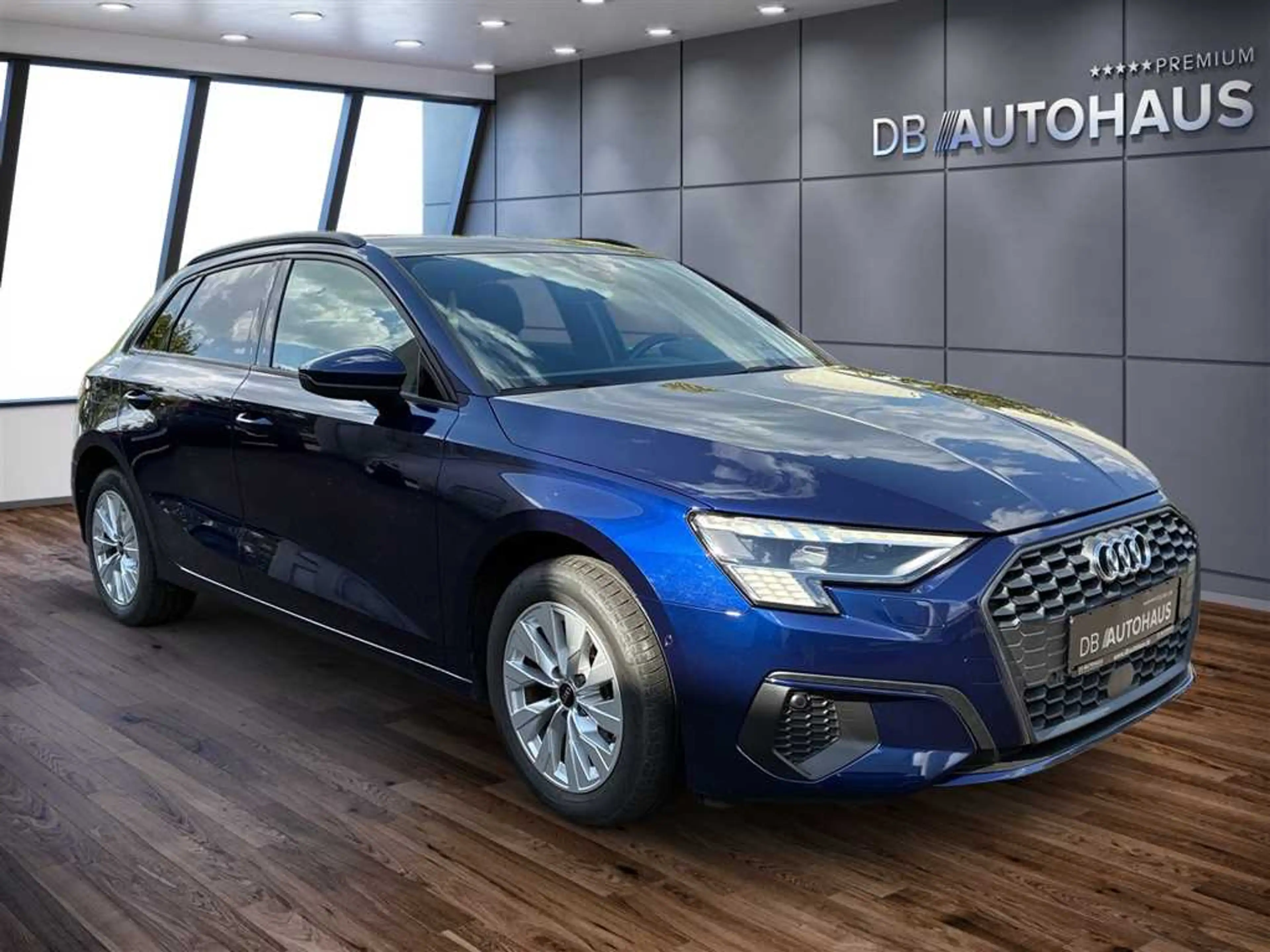 Audi A3 40 1.4 TFSI e S-tronic — photo 2