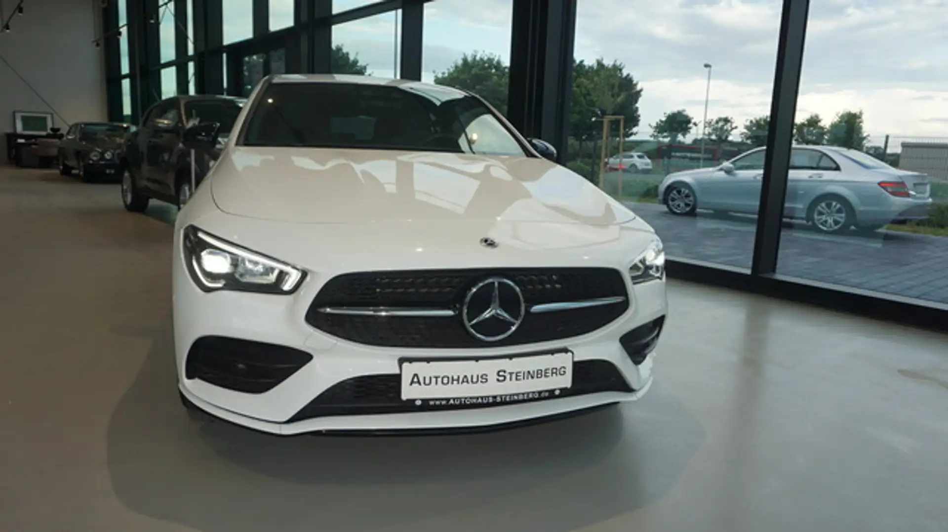 Mercedes-Benz CLA 250 AUTOMATIK+LEDER+NAVI+LED+DIGITALER TACHO Blanc - 2