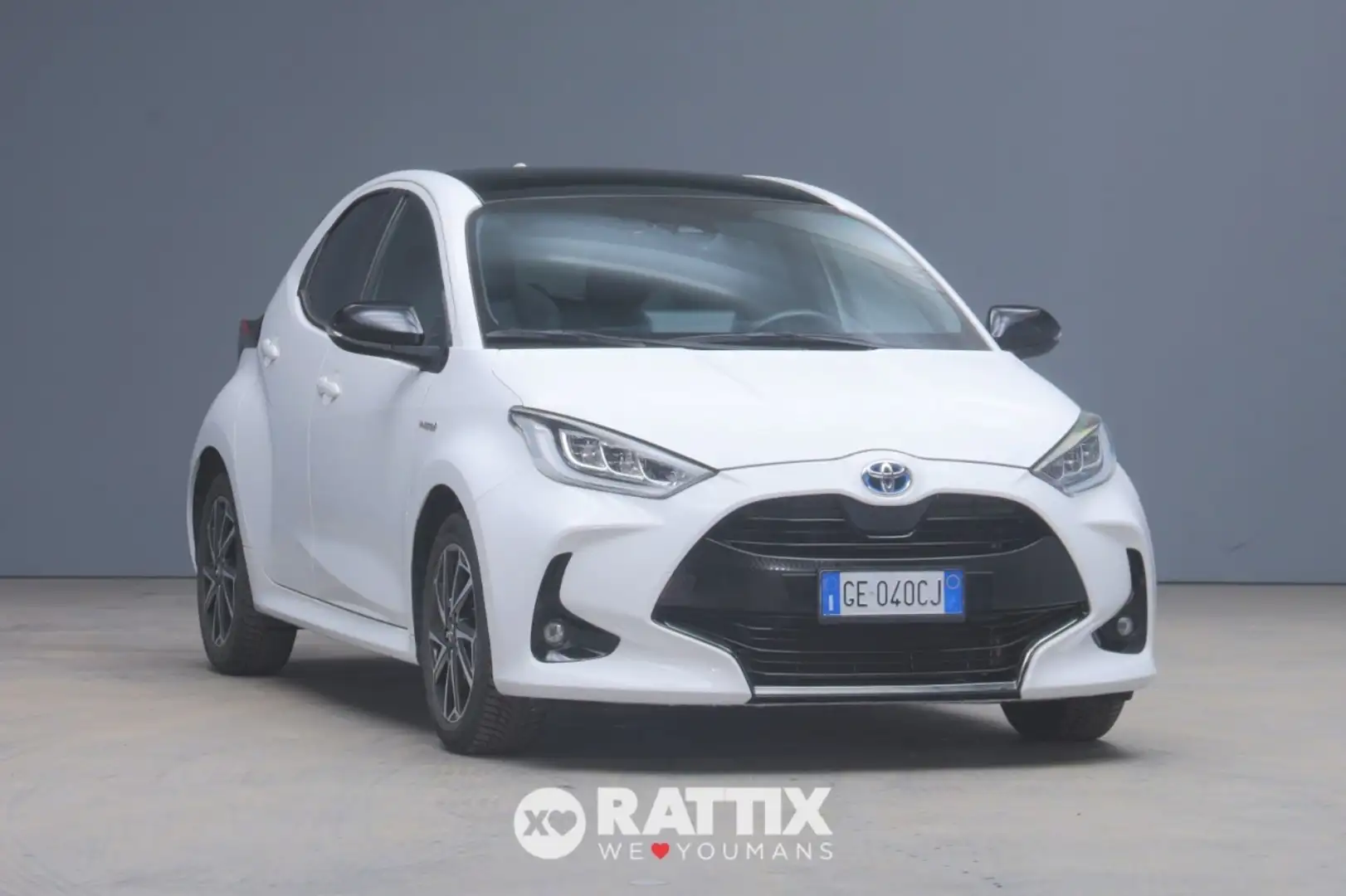Toyota Yaris 1.5 Hybrid Lounge + tetto panoramico Bianco - 1