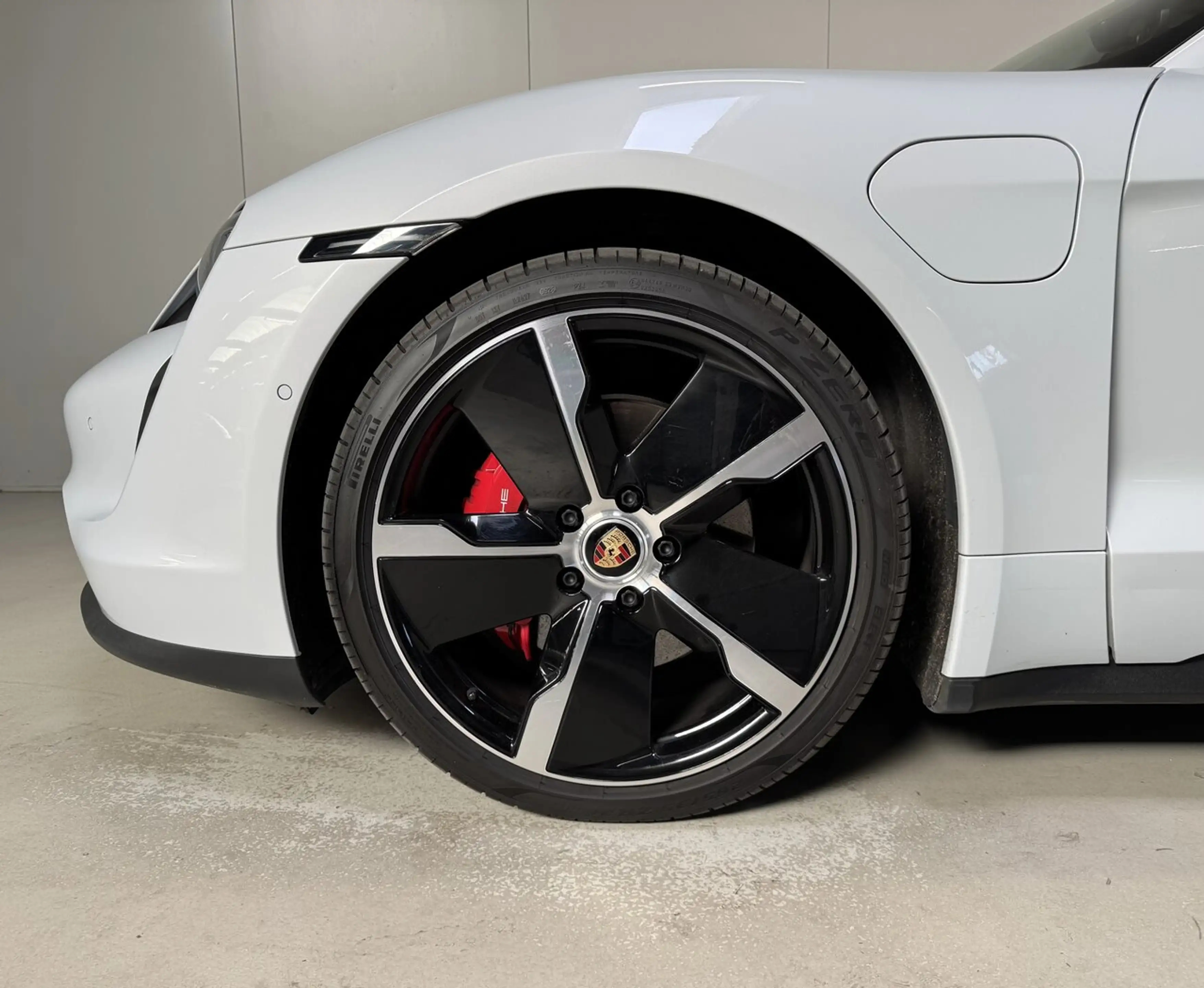 Porsche Taycan 4S Performance Bat - 93,4 kw - Pano - SoH 90% -... — photo 7