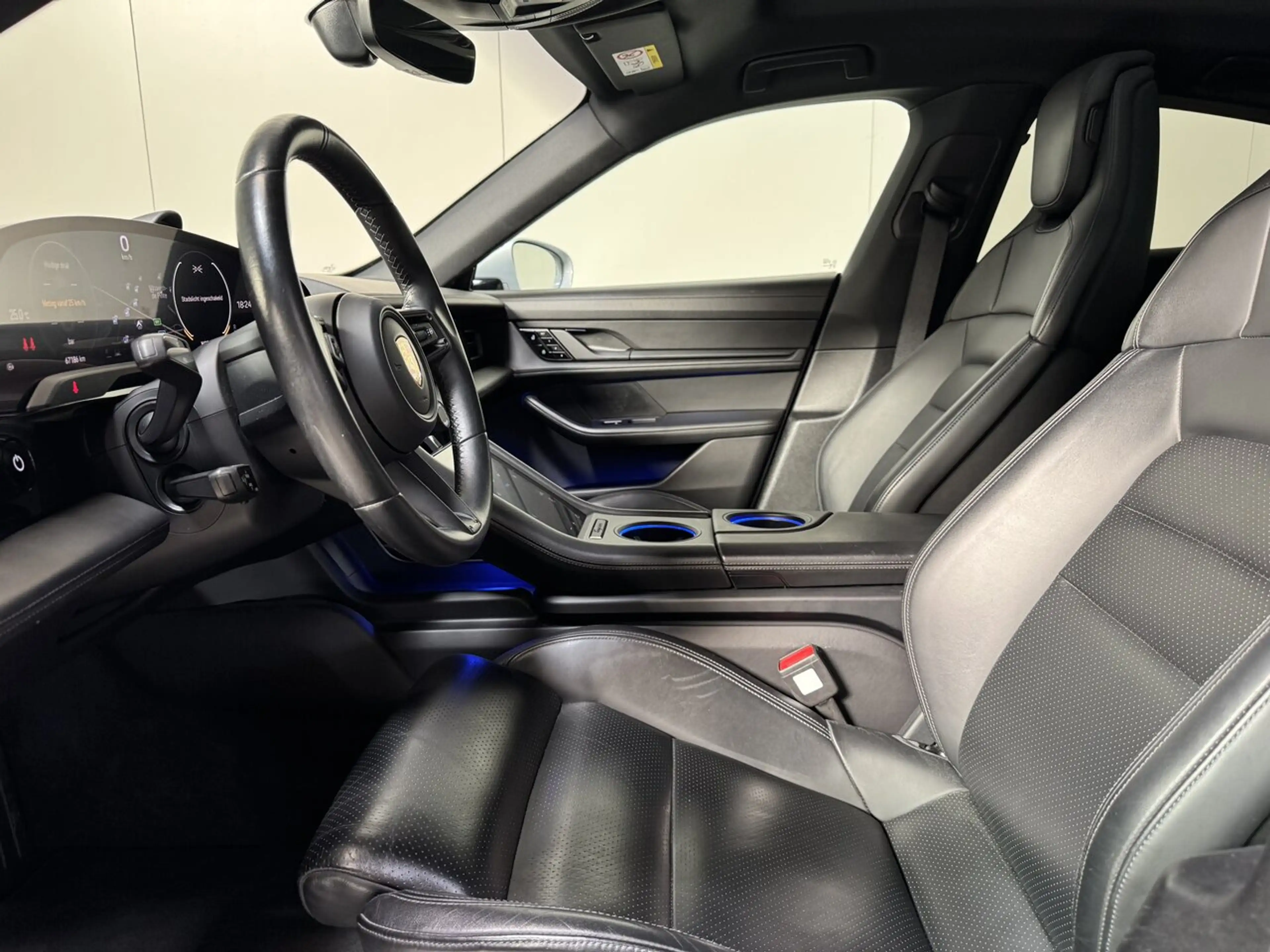 Porsche Taycan 4S Performance Bat - 93,4 kw - Pano - SoH 90% -... — photo 9