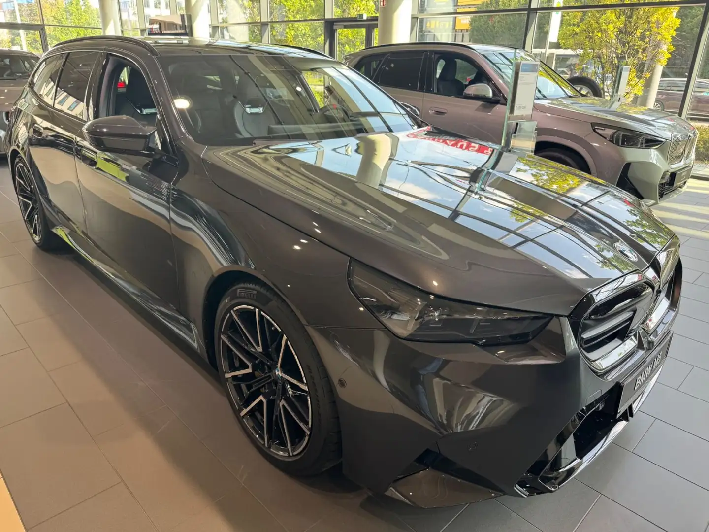 BMW M5 Touring KeramikBremseUltimatePaketVollaustatt Grau - 1