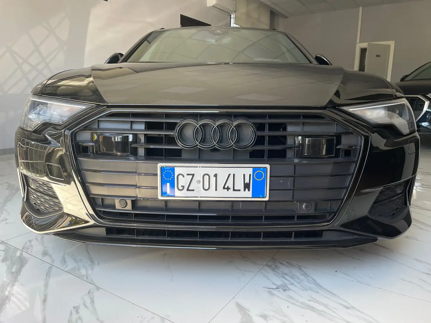 Audi A6 A6 Avant 40 2.0 TDI S line /19"/Virtual B&O/full!! Noir - 2