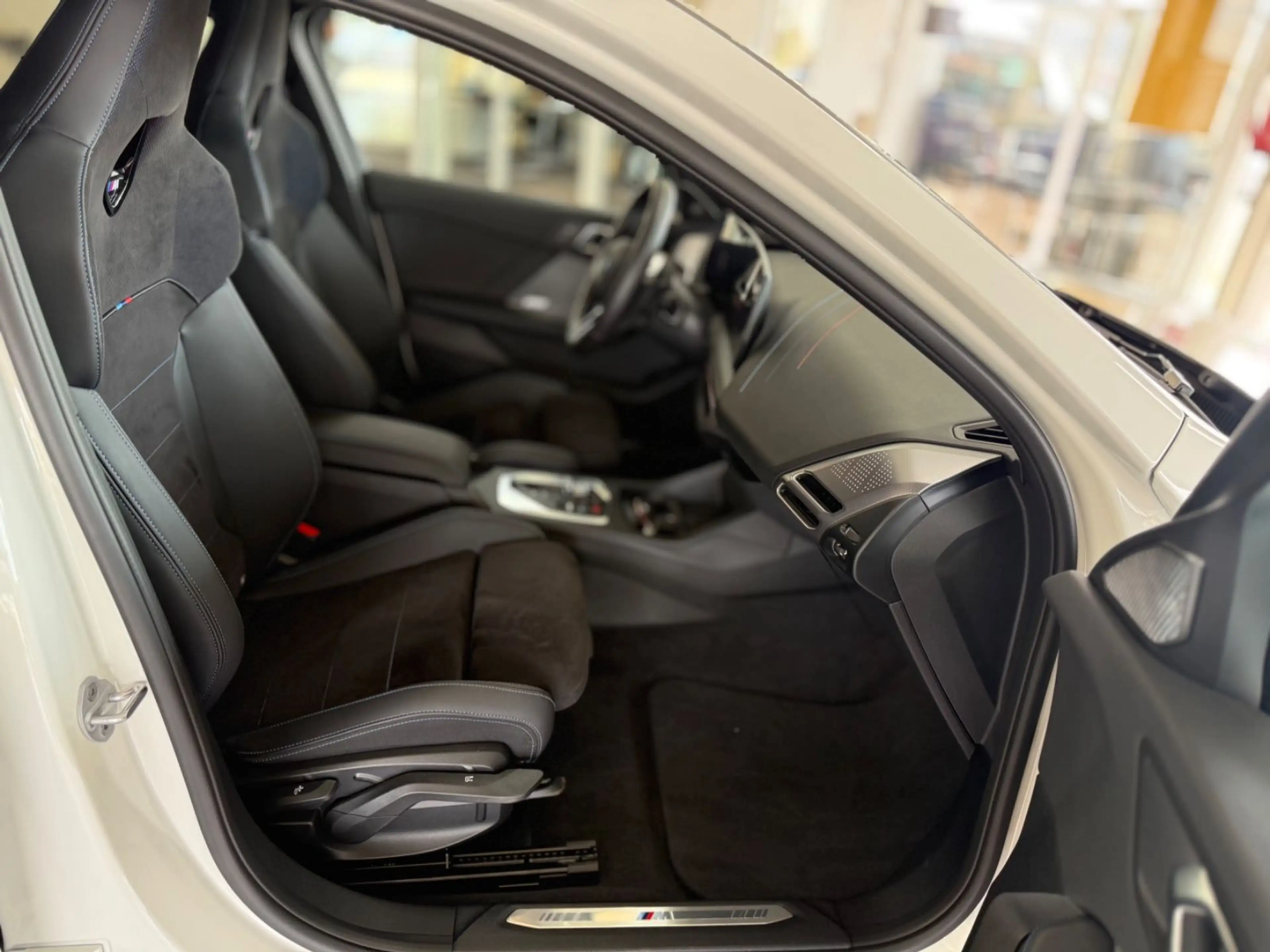 BMW 120 i M Sportpaket AUT./LED/360°/H&K/HUD/DAB — photo 10