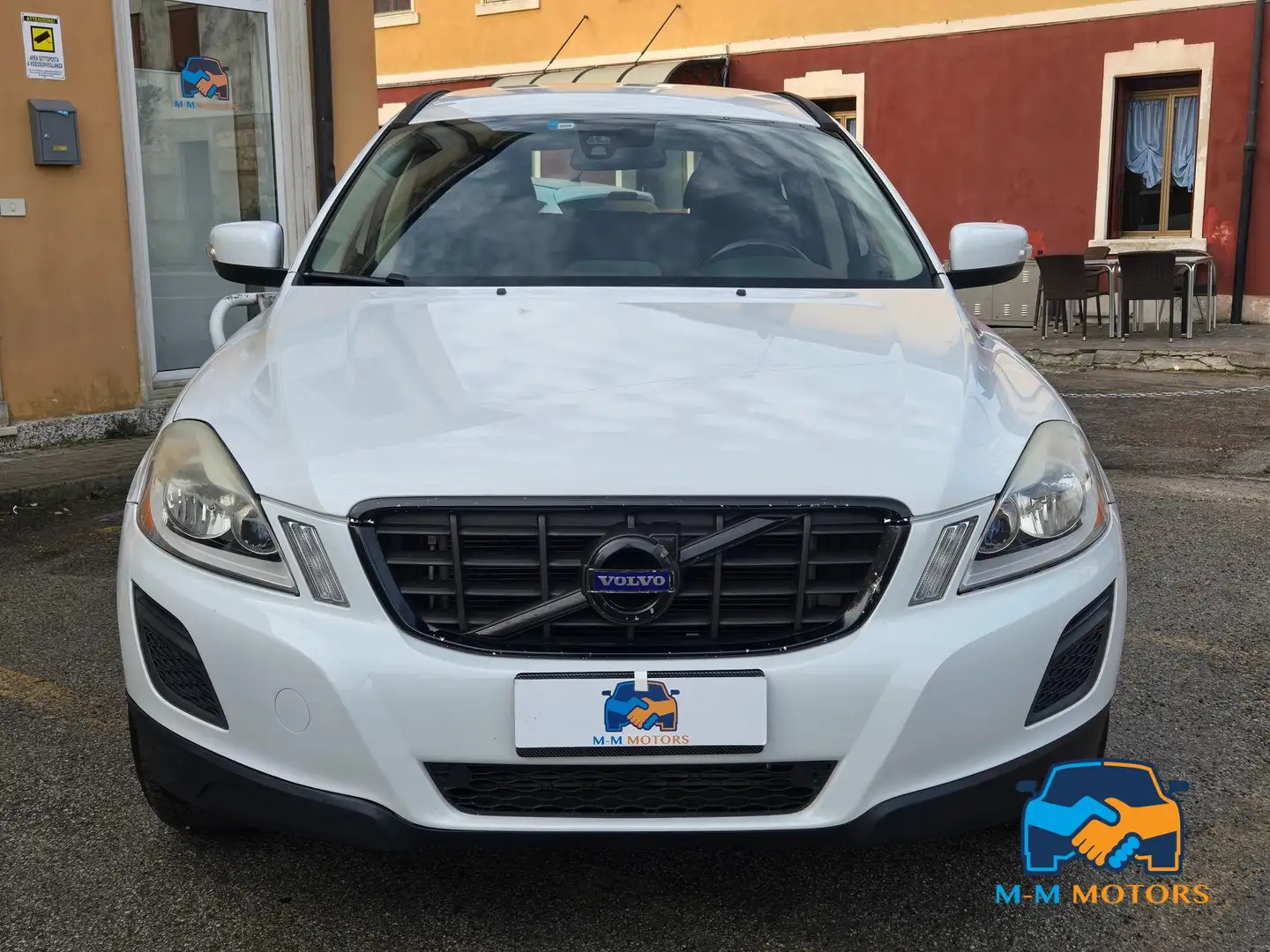 Volvo XC60 2.0 d4 (d3) R-design geartronic Blanc - 2