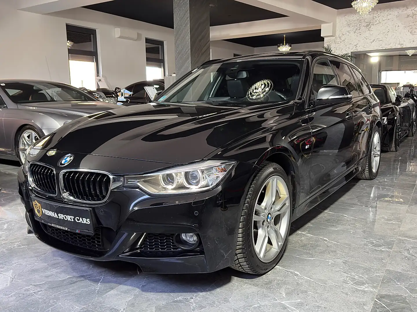 BMW 320 d xDrive Touring Aut.*M-PAKET*TOP-AUSSTATTUNG* Schwarz - 2