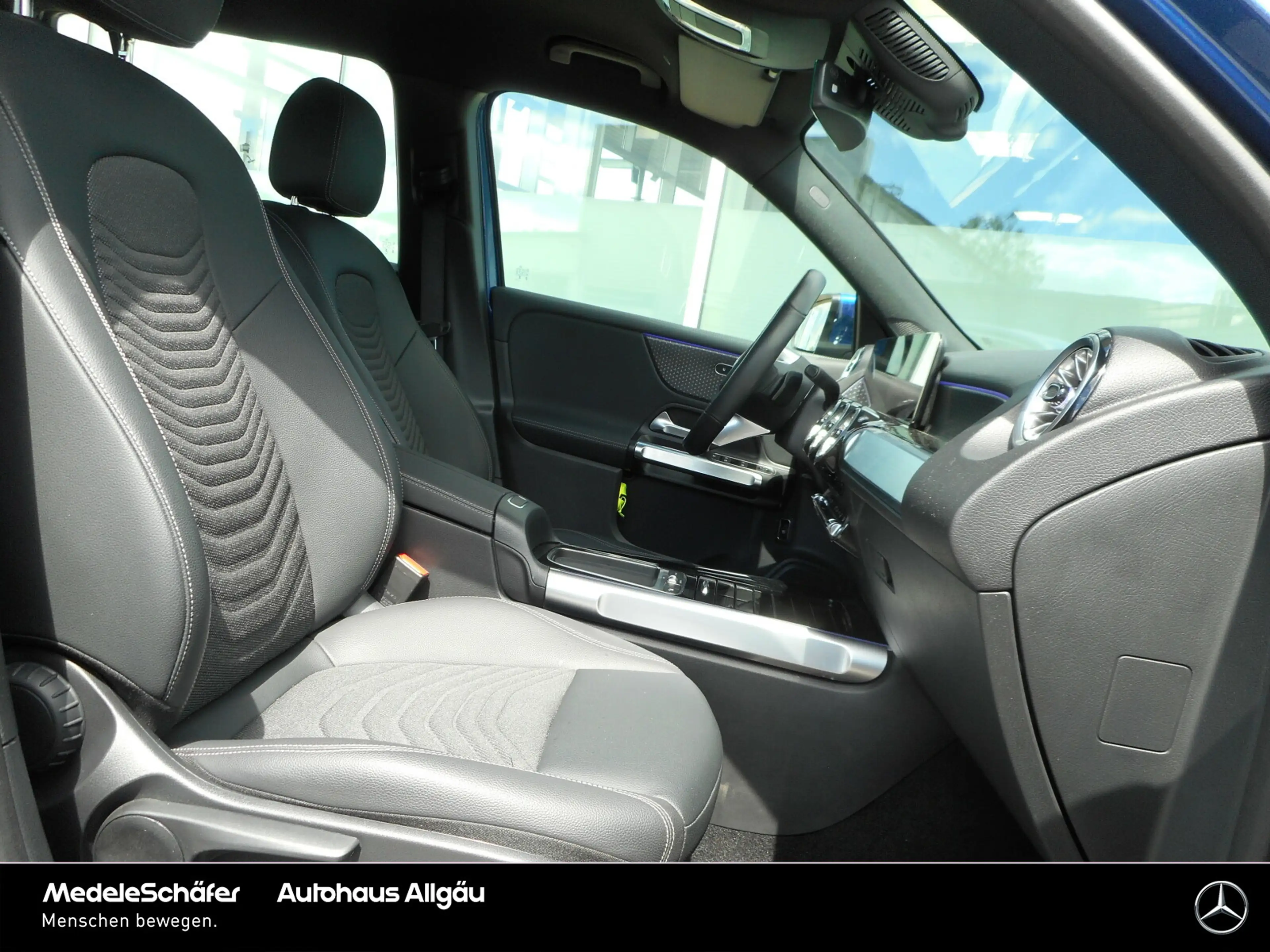 Mercedes-Benz EQB 300 EQB 300 4M Progressive Vorr.-Distronic Kamera LED — photo 14