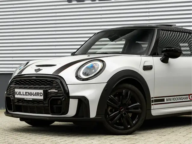 Mini Hatch view 8