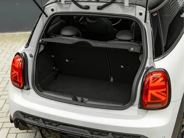 Mini Hatch view 13