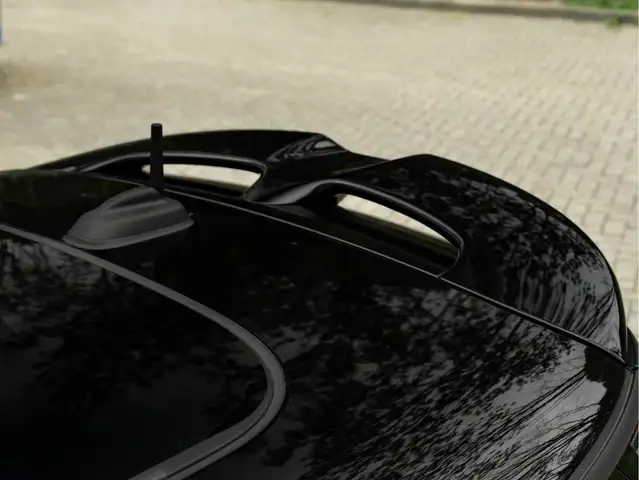 Mini Hatch view 12