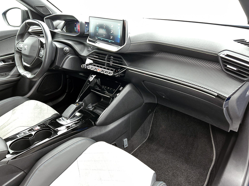 Peugeot e-2008 SUV EV GT Pack 50 kWh 136pk | Accu 93% | Navigatie — photo 14