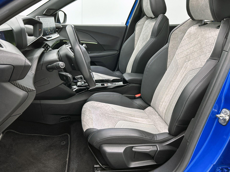 Peugeot e-2008 SUV EV GT Pack 50 kWh 136pk | Accu 93% | Navigatie — photo 11