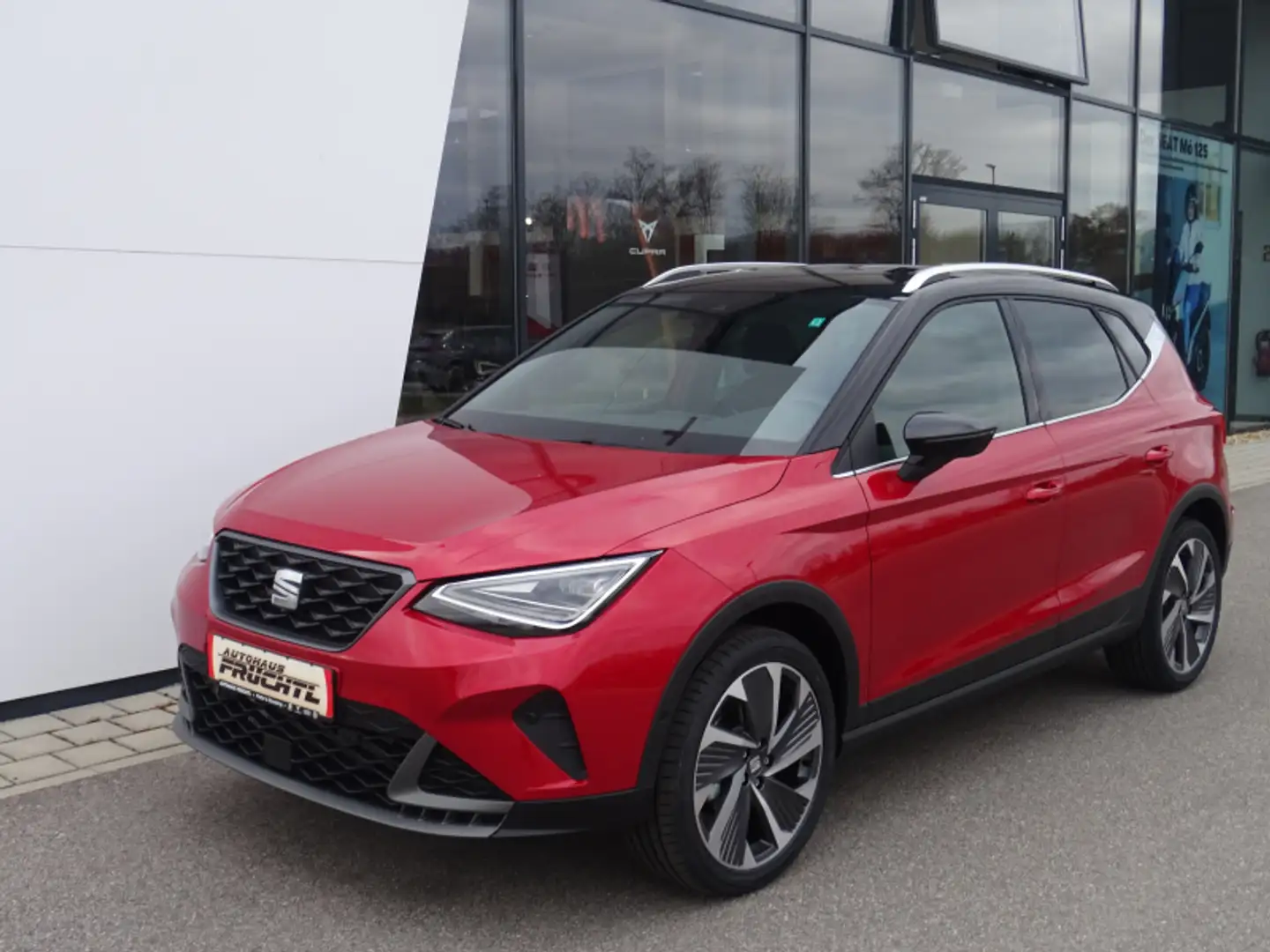 SEAT Arona Arona 1.0 TSI FR DSG 115PS AHK Navi ACC VirtualCoc Schwarz - 2