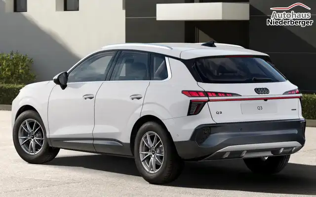 Audi Q3 Intense Tech LED+ KlimaP MMI+ Keyl ACC eHK 17Z ... Ansicht 3