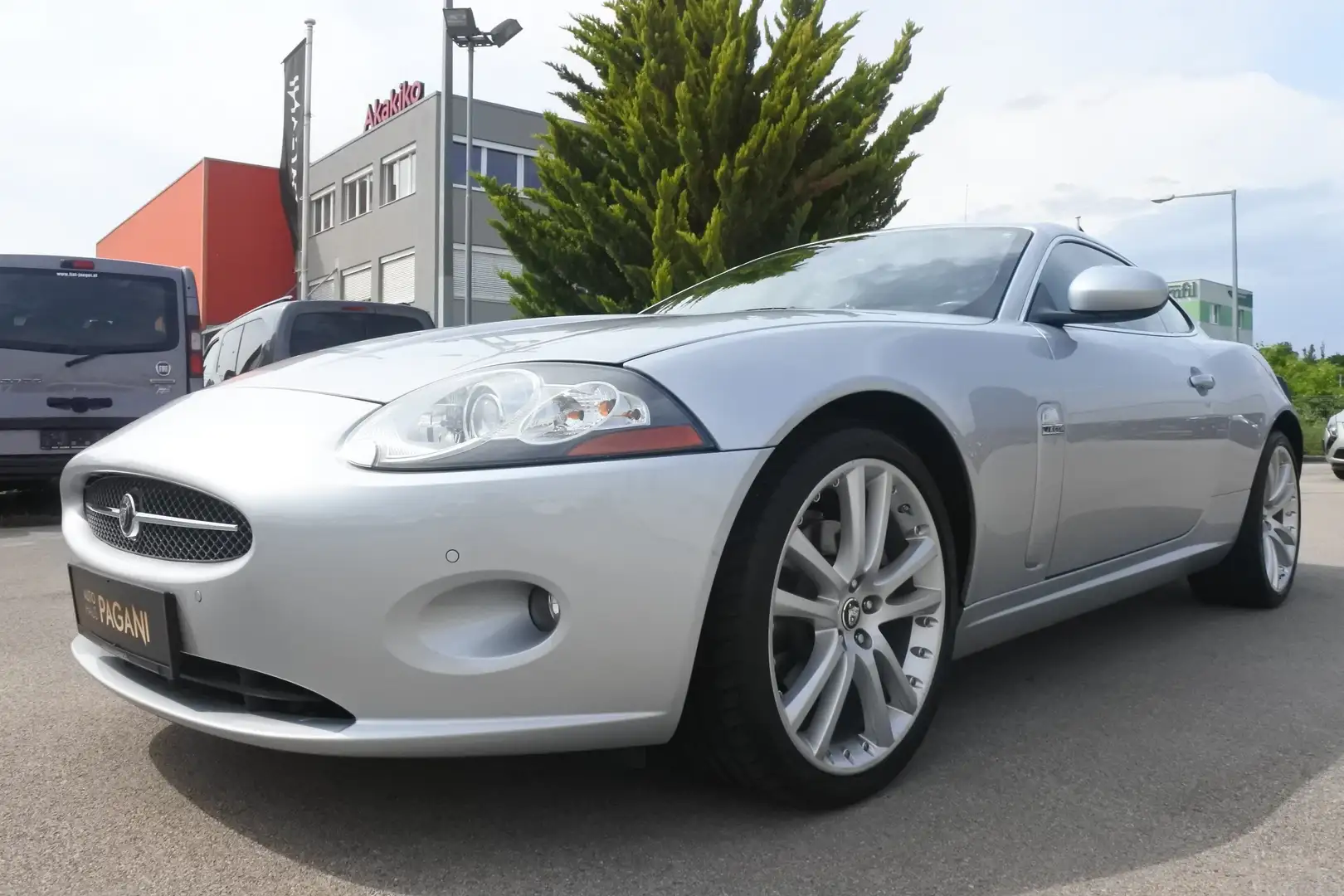 Jaguar XK8 XK 4,2 V8 Coupé/VOLLAUSSTATTUNG/JEDES SERVICE Plateado - 2