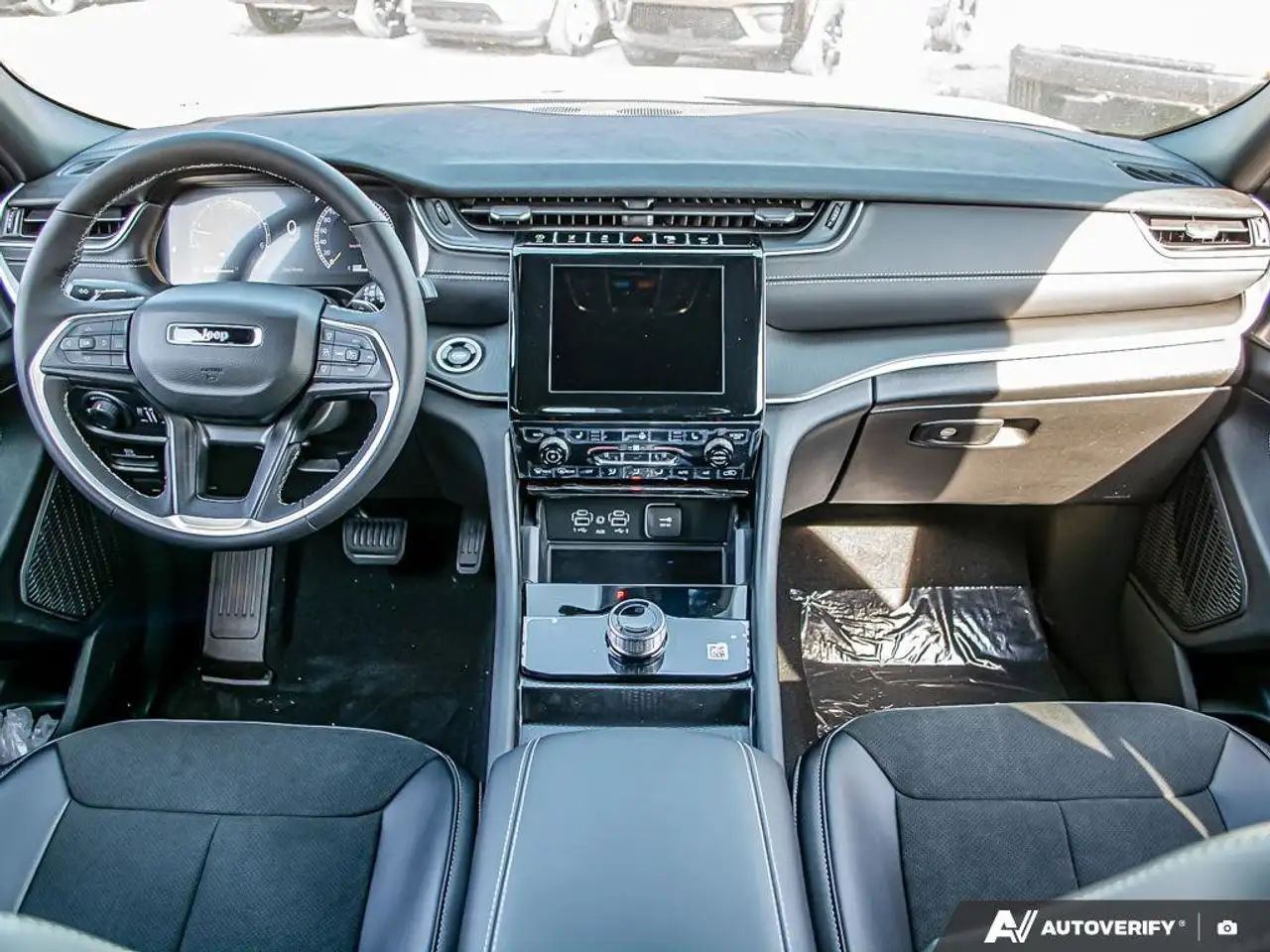 Jeep Grand Cherokee снимка Jeep Grand Cherokee