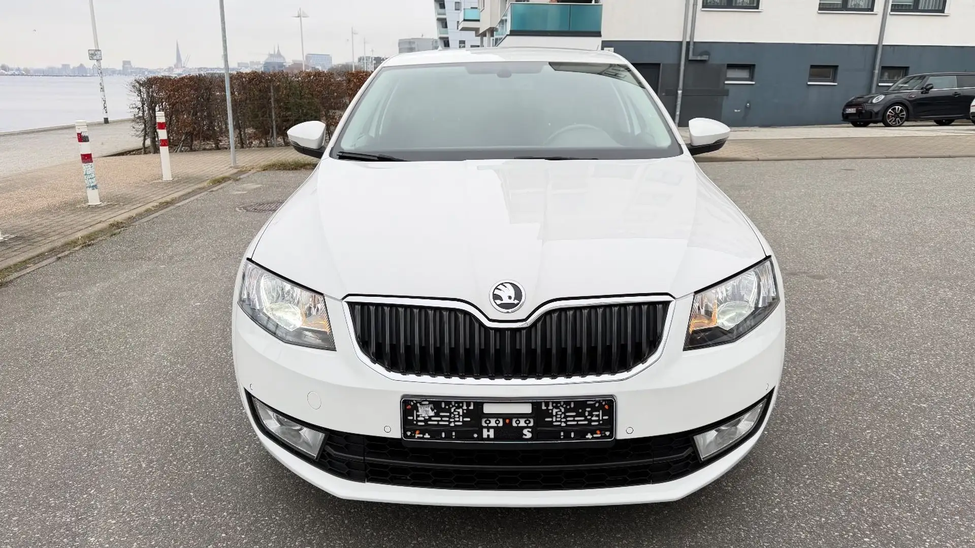 Skoda Octavia Lim. Ambition AUTOMATIK NAVI KLIMA HU NE Weiß - 2