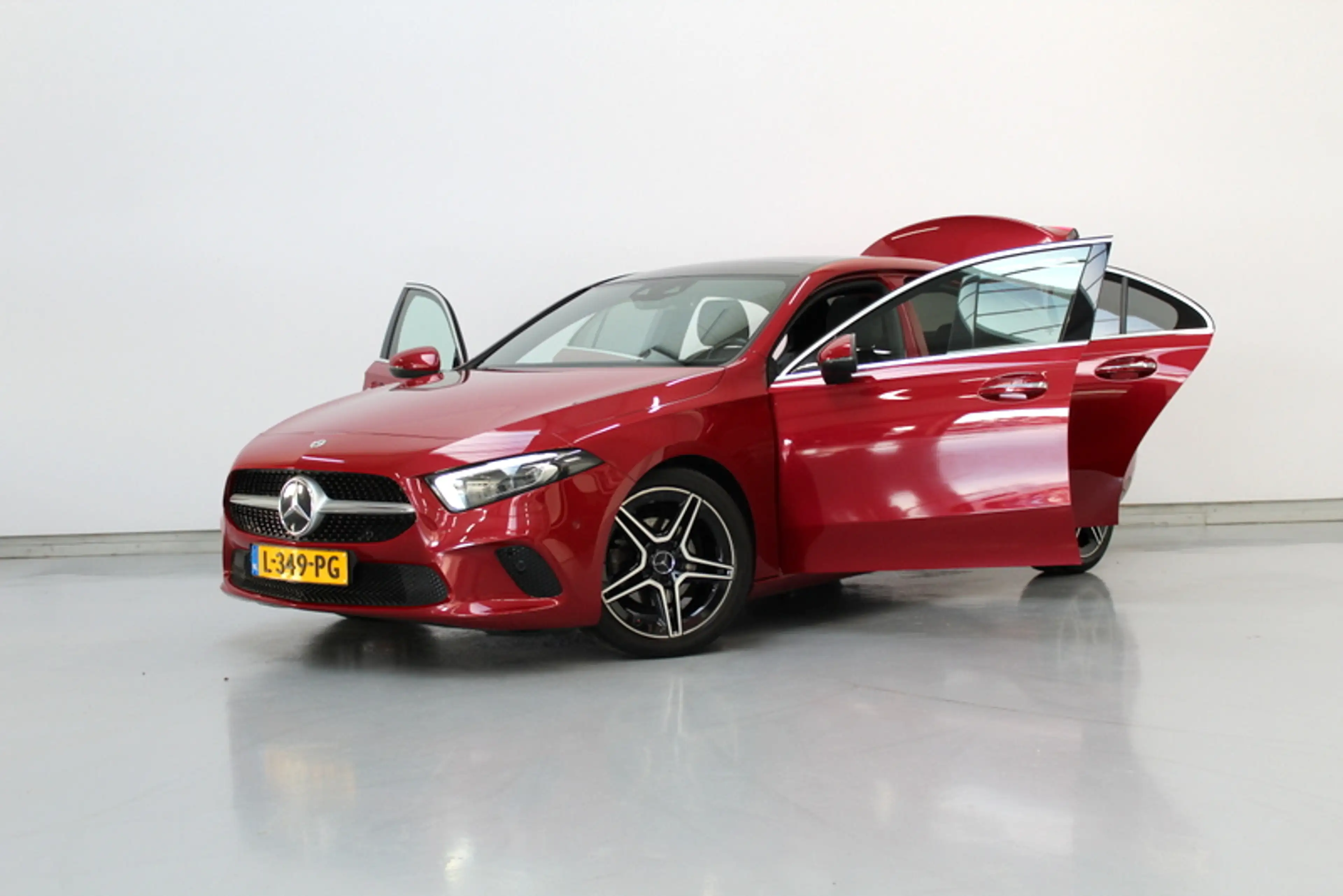 Mercedes-Benz A 180 Business Solution Luxury 136PK, RIJLAAR | PANORAMA — photo 2