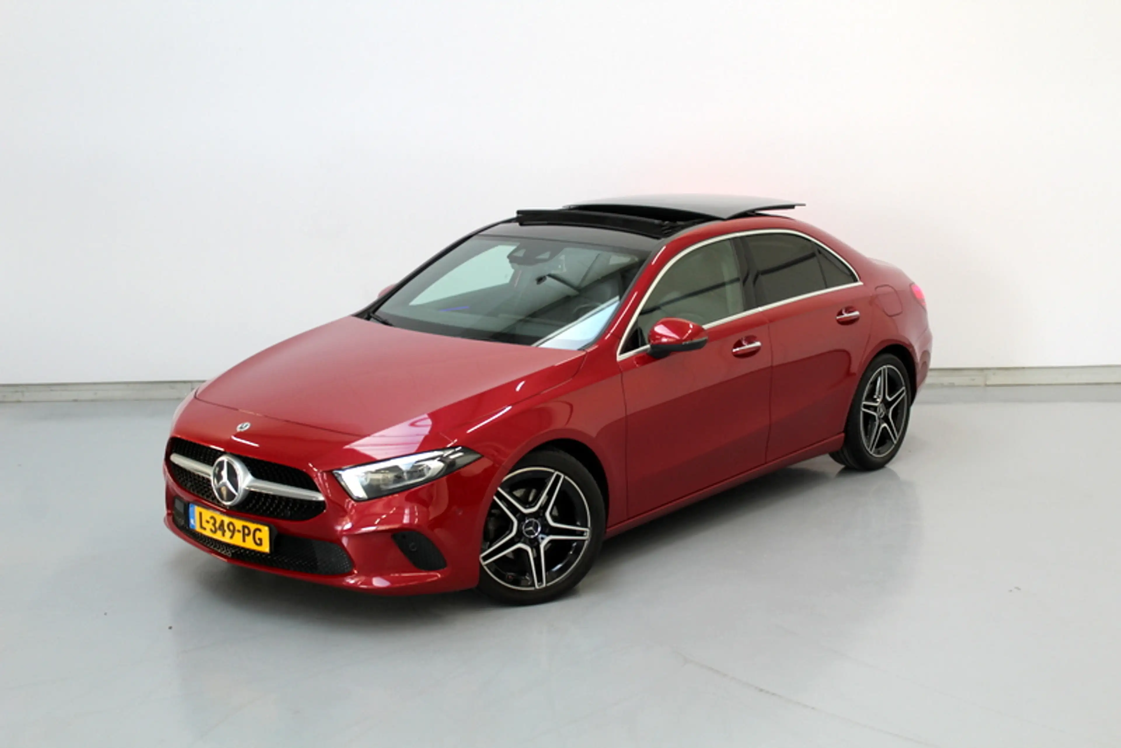 Mercedes-Benz A 180 Business Solution Luxury 136PK, RIJLAAR | PANORAMA — photo 6
