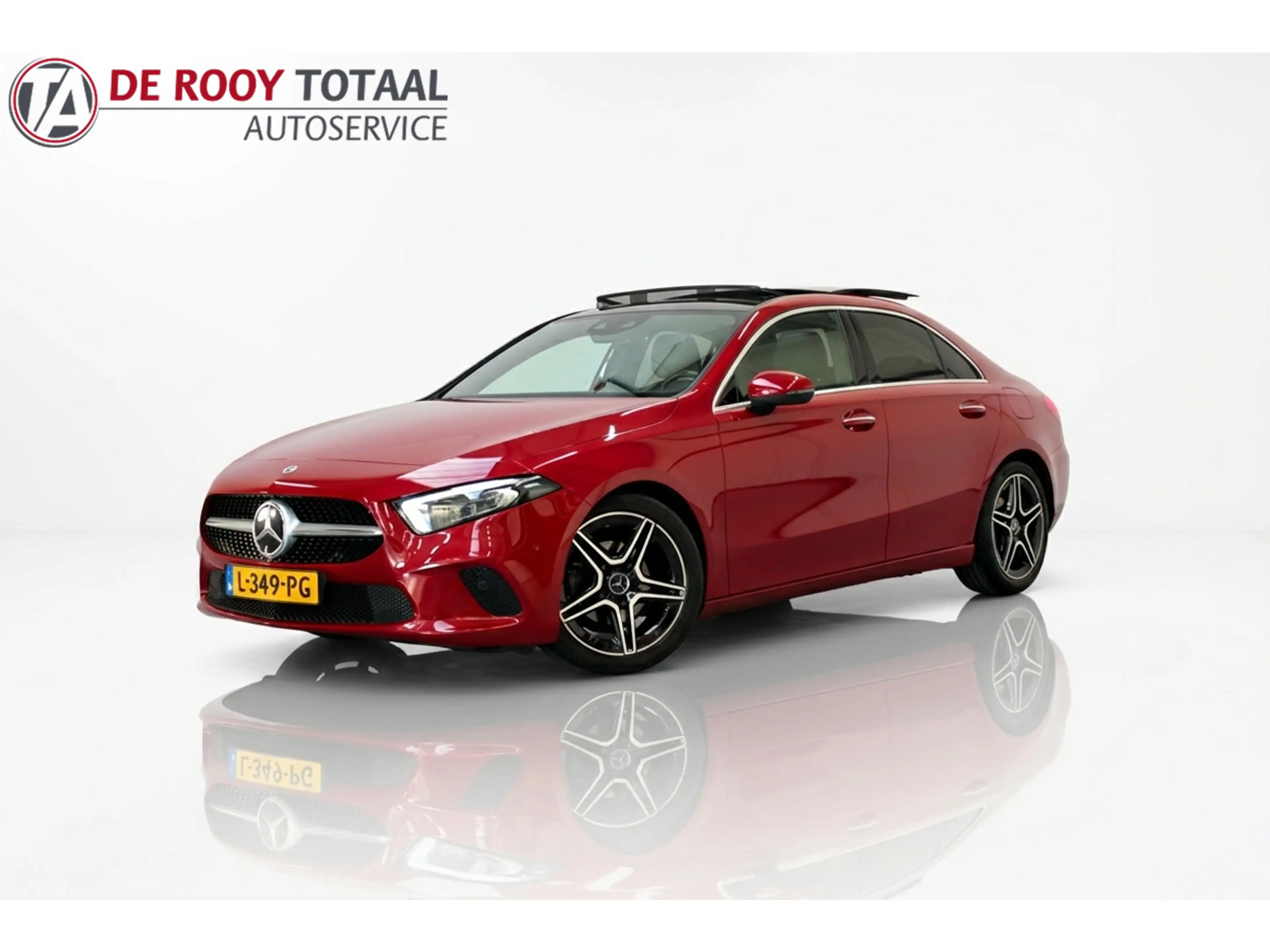 Mercedes-Benz A 180 Business Solution Luxury 136PK, RIJLAAR | PANORAMA