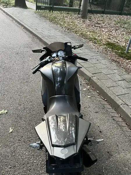 Yamaha YZF-R125 - foto 7