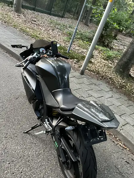 Yamaha YZF-R125 - foto 6