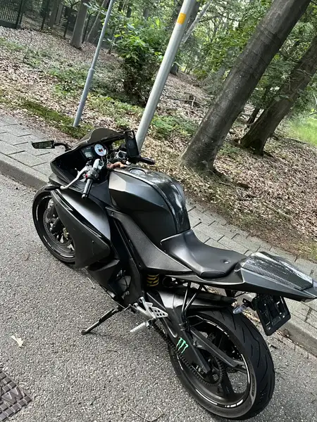 Yamaha YZF-R125 - foto 5