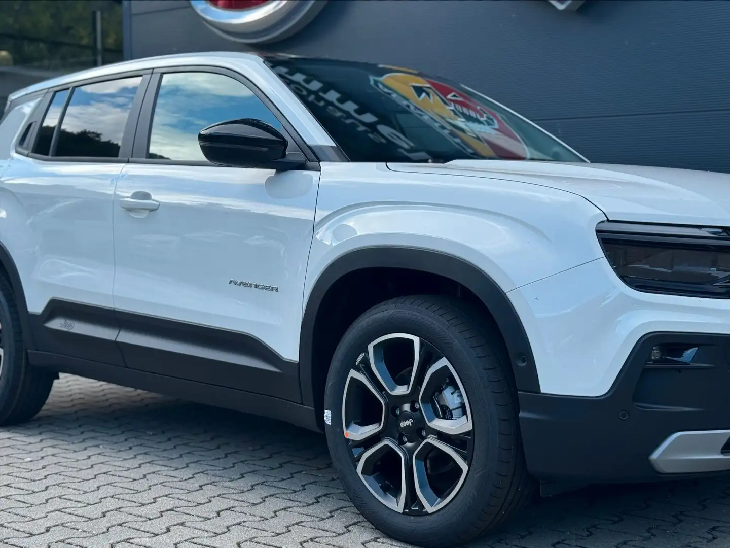 Jeep Avenger Summit MHEV +LED+PANO+18ZOLL+JBL Weiß - 2