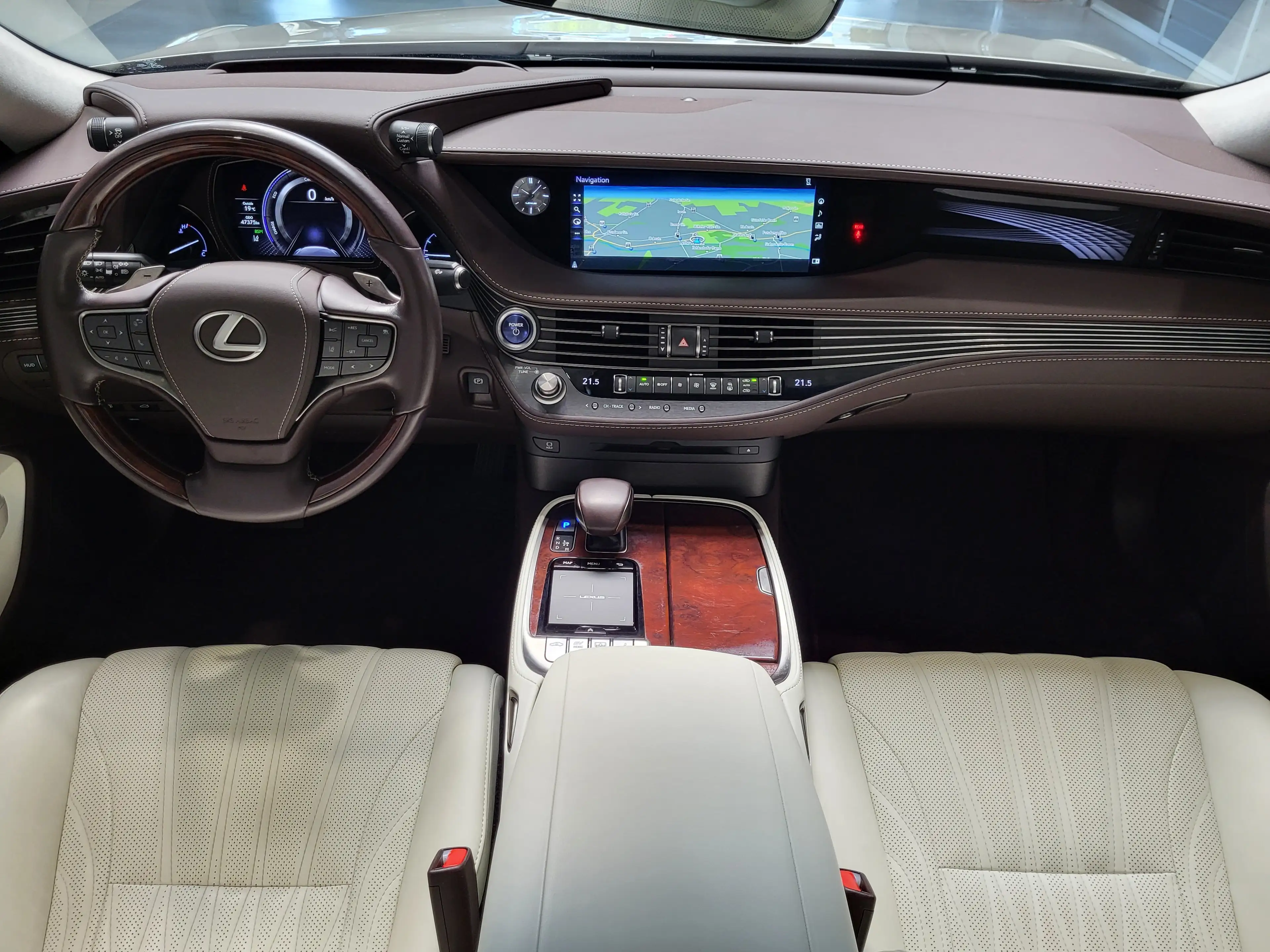 Lexus LS 500 h Luxury *TOP Ausstattung| 1.Hand* — photo 11