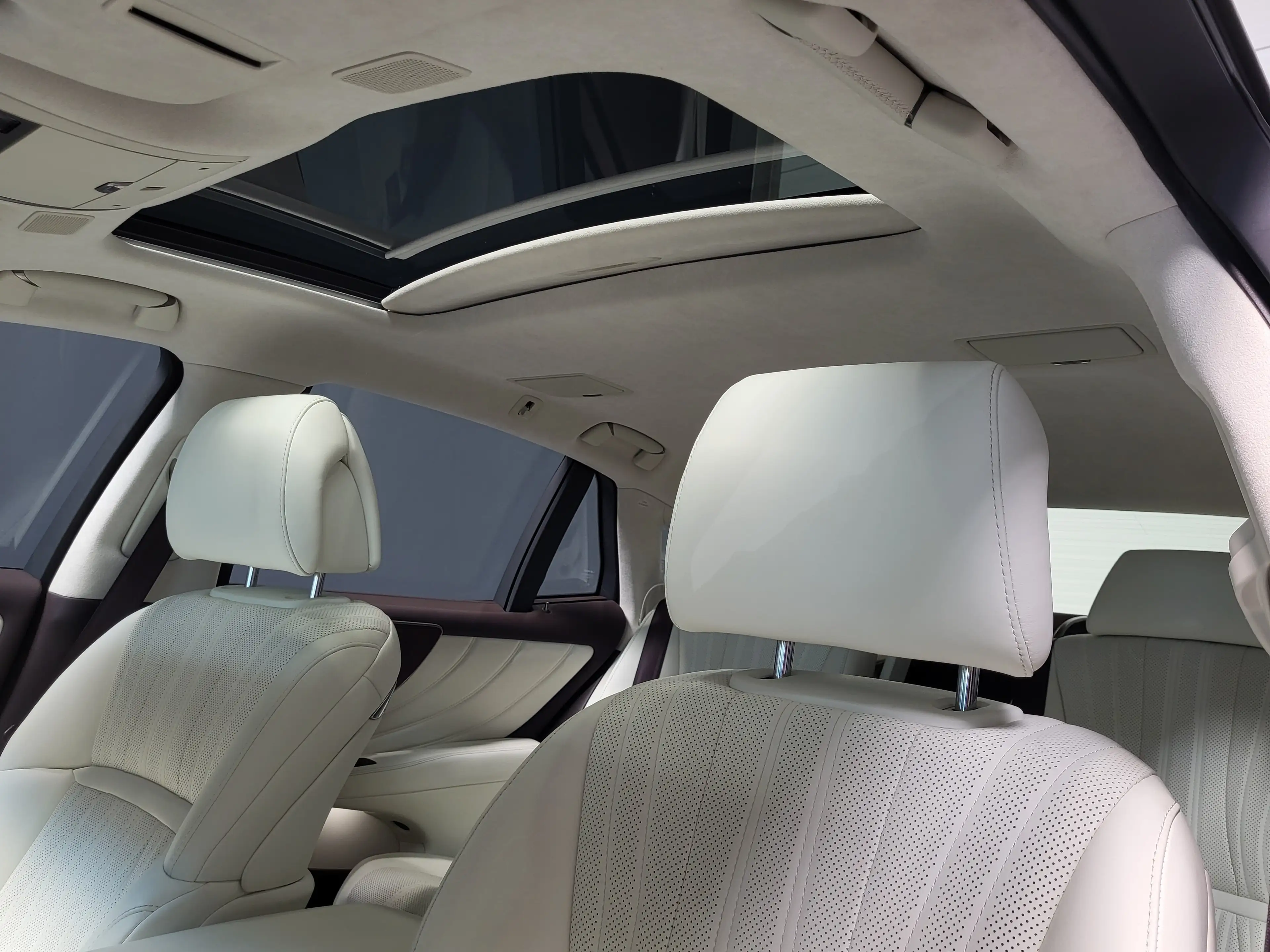 Lexus LS 500 h Luxury *TOP Ausstattung| 1.Hand* — photo 8