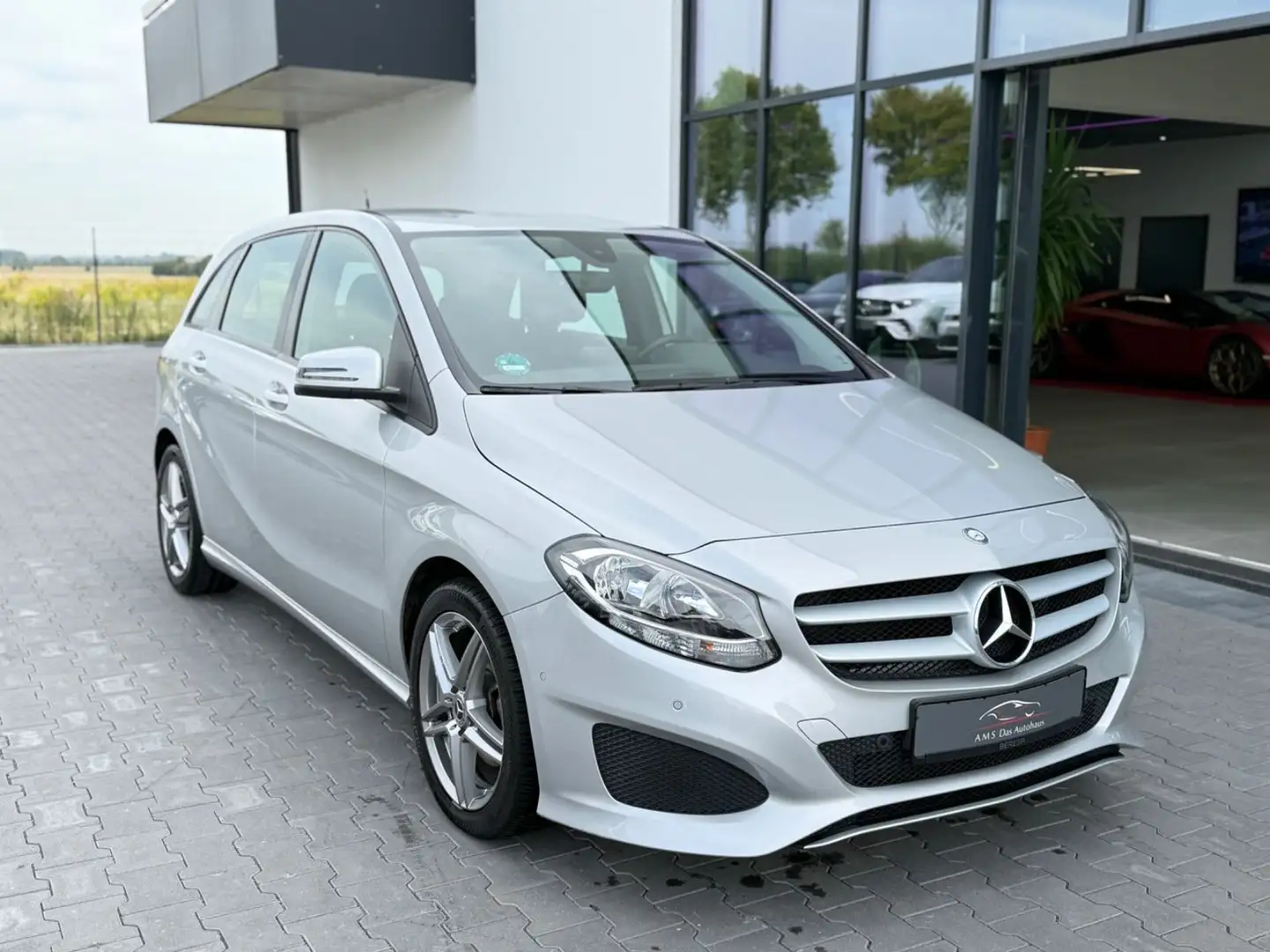 Mercedes-Benz B 220 CDI Autom. Navi Tüv NEU Silber - 2