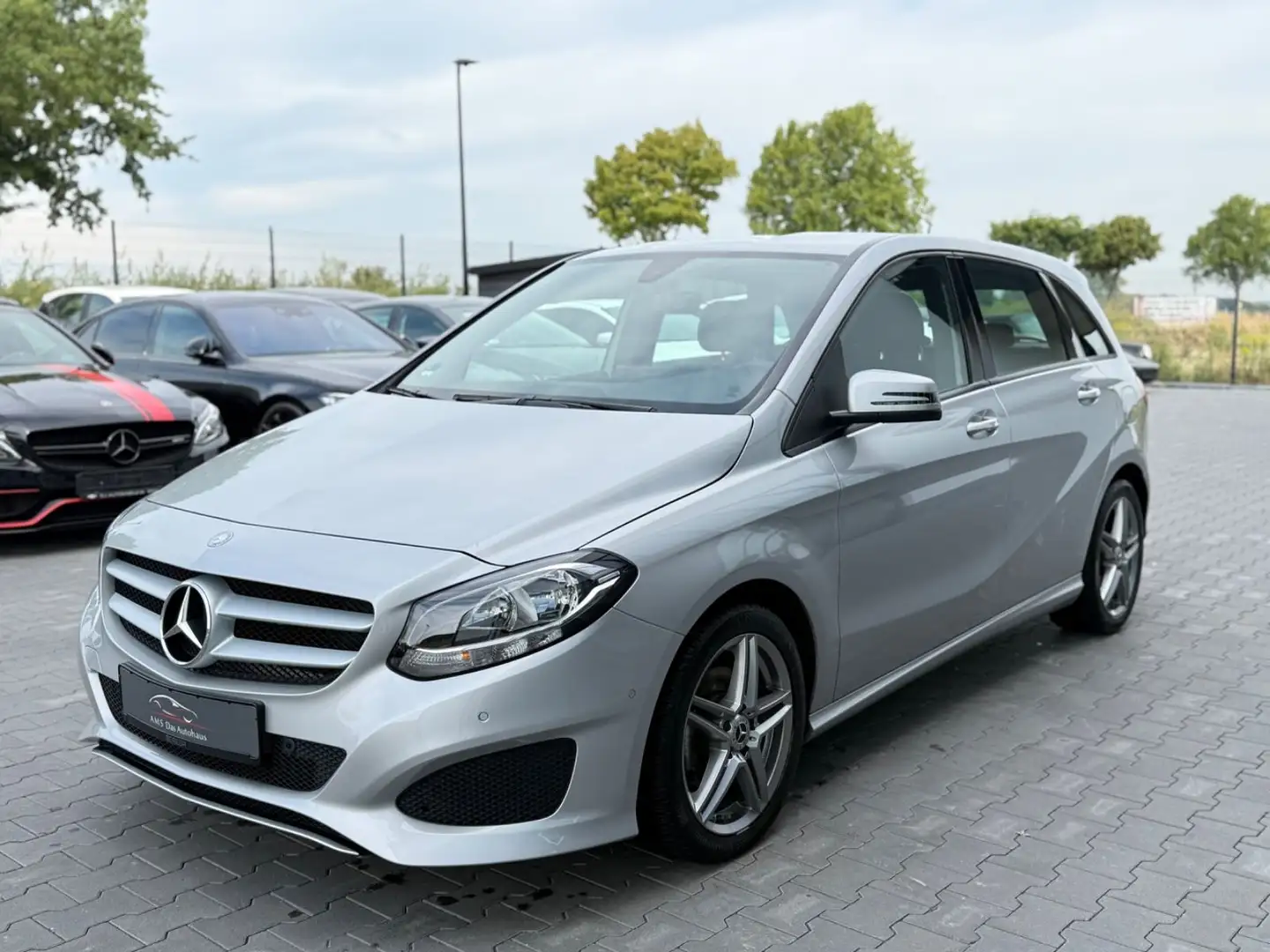 Mercedes-Benz B 220 CDI Autom. Navi Tüv NEU Silber - 1