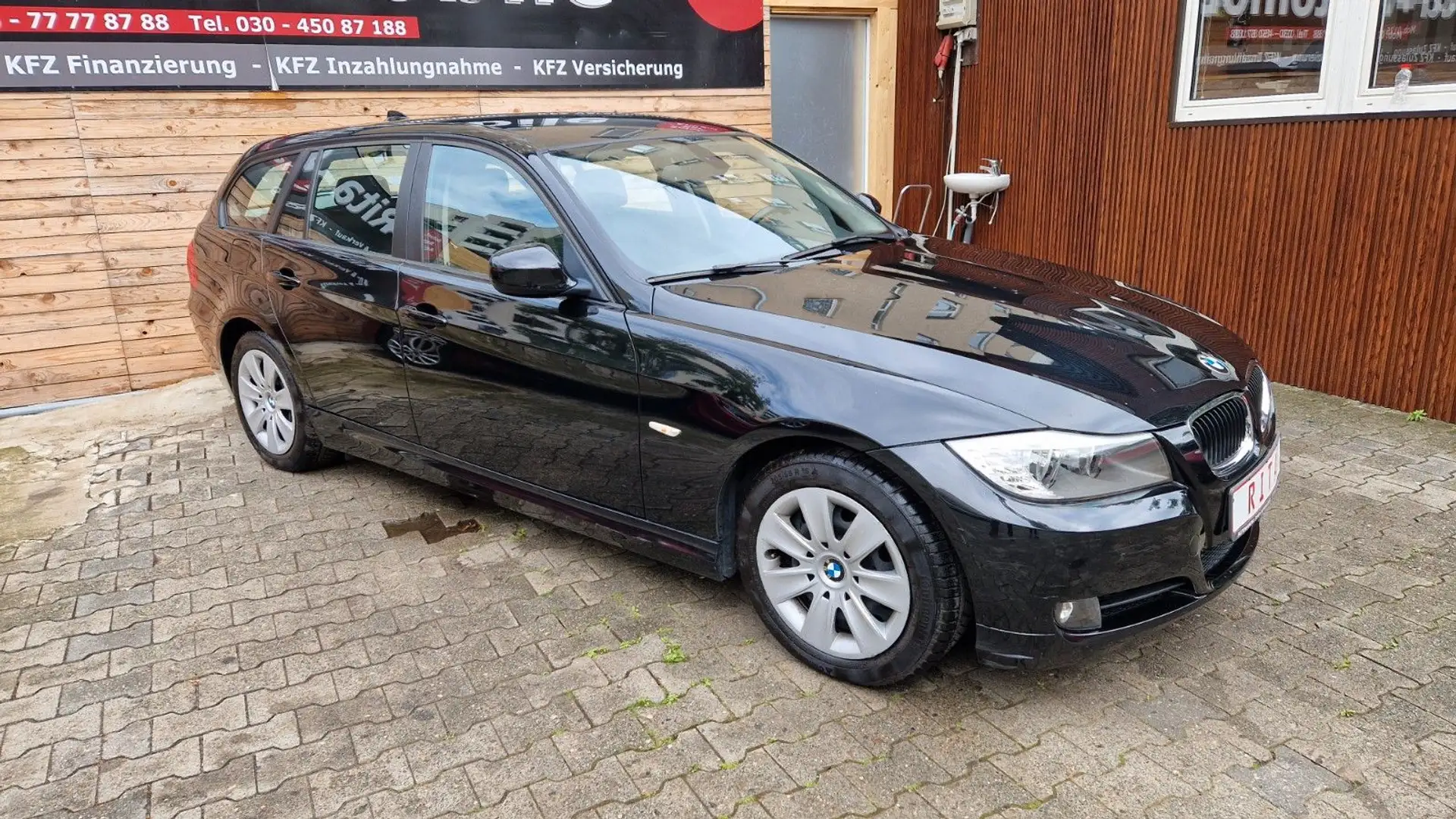 BMW 318 i Touring, PDC, SHZ, Tempomat, 2 Hand Černá - 2