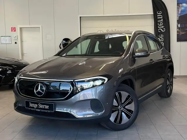 Mercedes-Benz EQA 300 4MATIC ADVANCED+MBUX AUGMENTED+CARPLAY