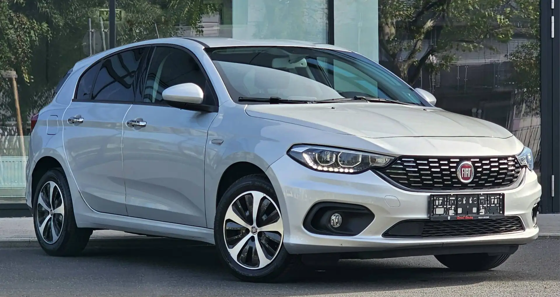 Fiat Tipo Tipo 1,6 MultiJet II 120 DDCT Eco-Business Eco-Business""NUR 81.000 KM""NEUES PICKERL""NEUES SERVICE""TOP AUSSTATTUNG"" Grau - 1