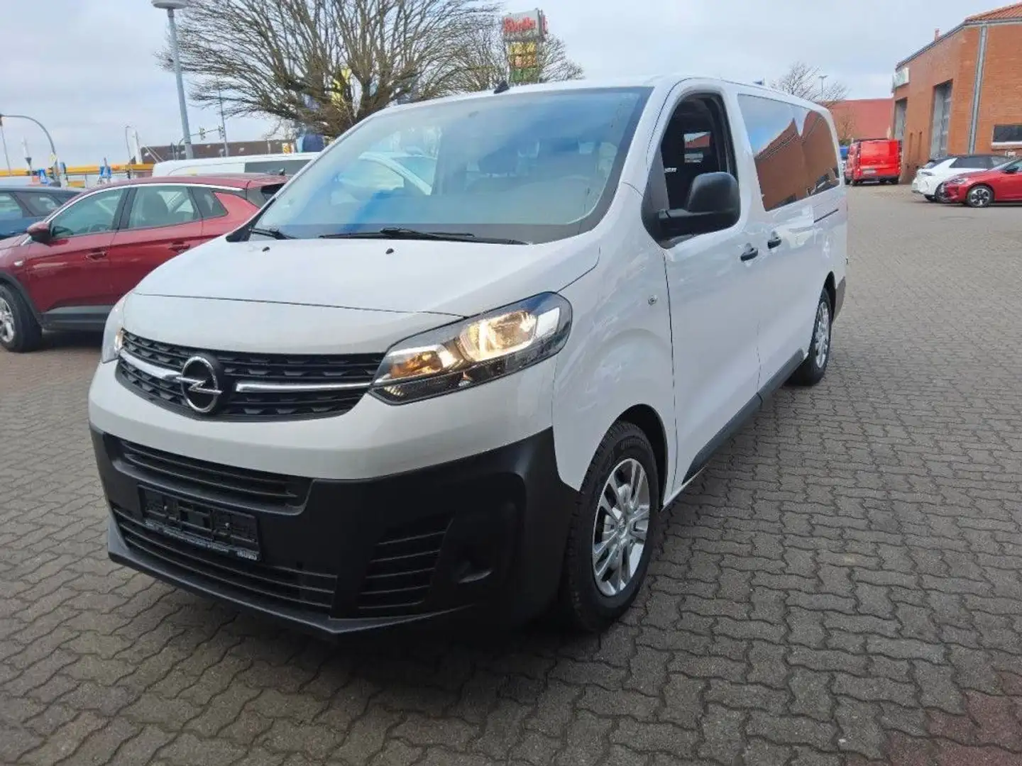Opel Vivaro / Zafira Bus 9 Sitze wenige Km Blanc - 1