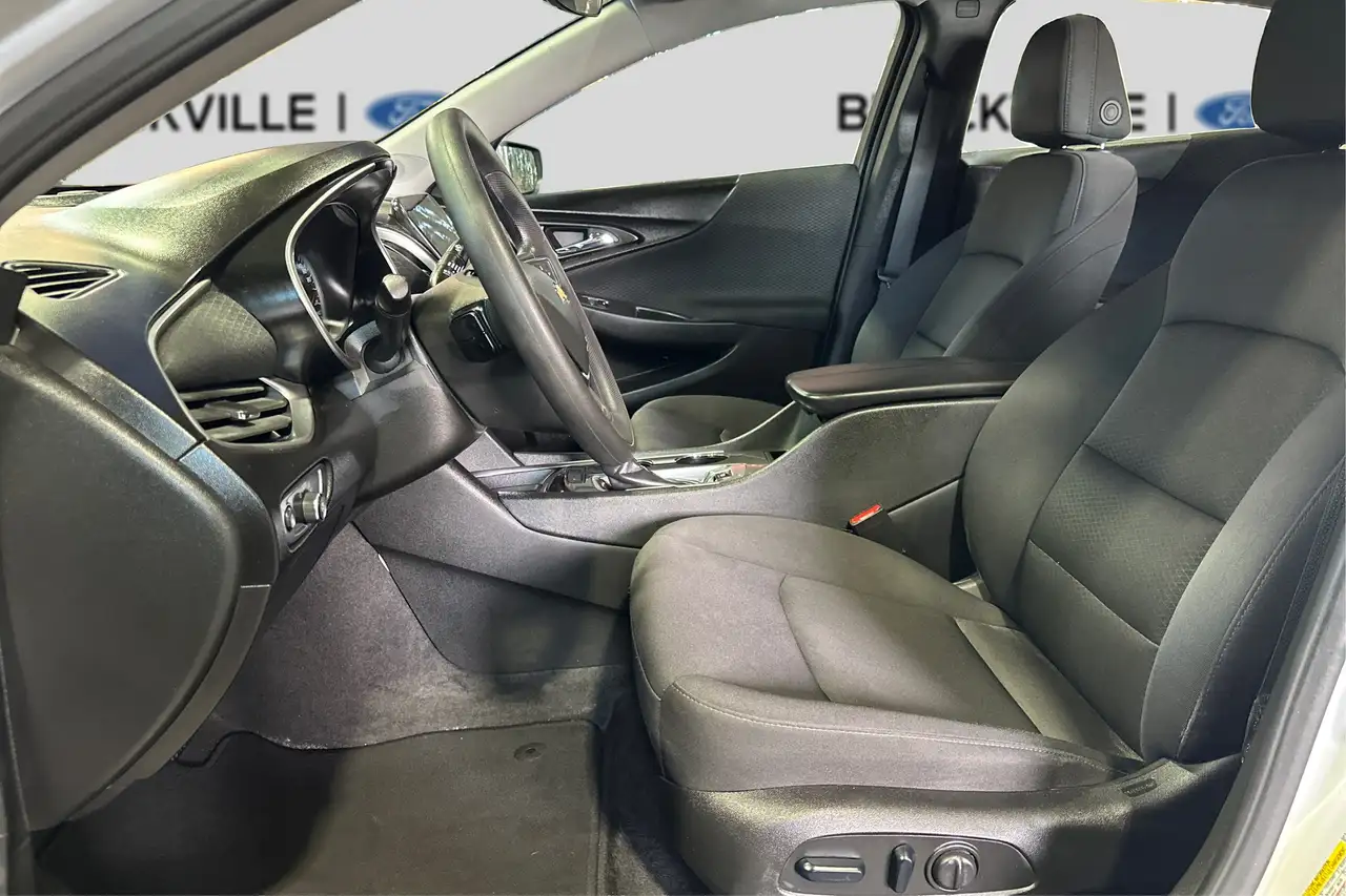 Chevrolet Malibu photo Chevrolet Malibu