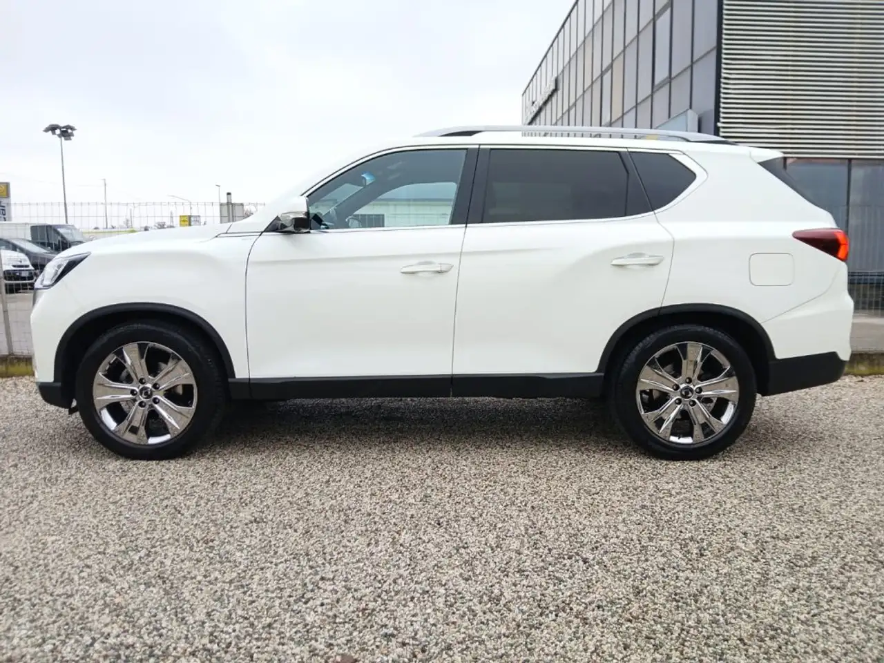 SsangYong Rexton 2.2 4WD Icon 8 A/T - GANCIO TRAINO 5
