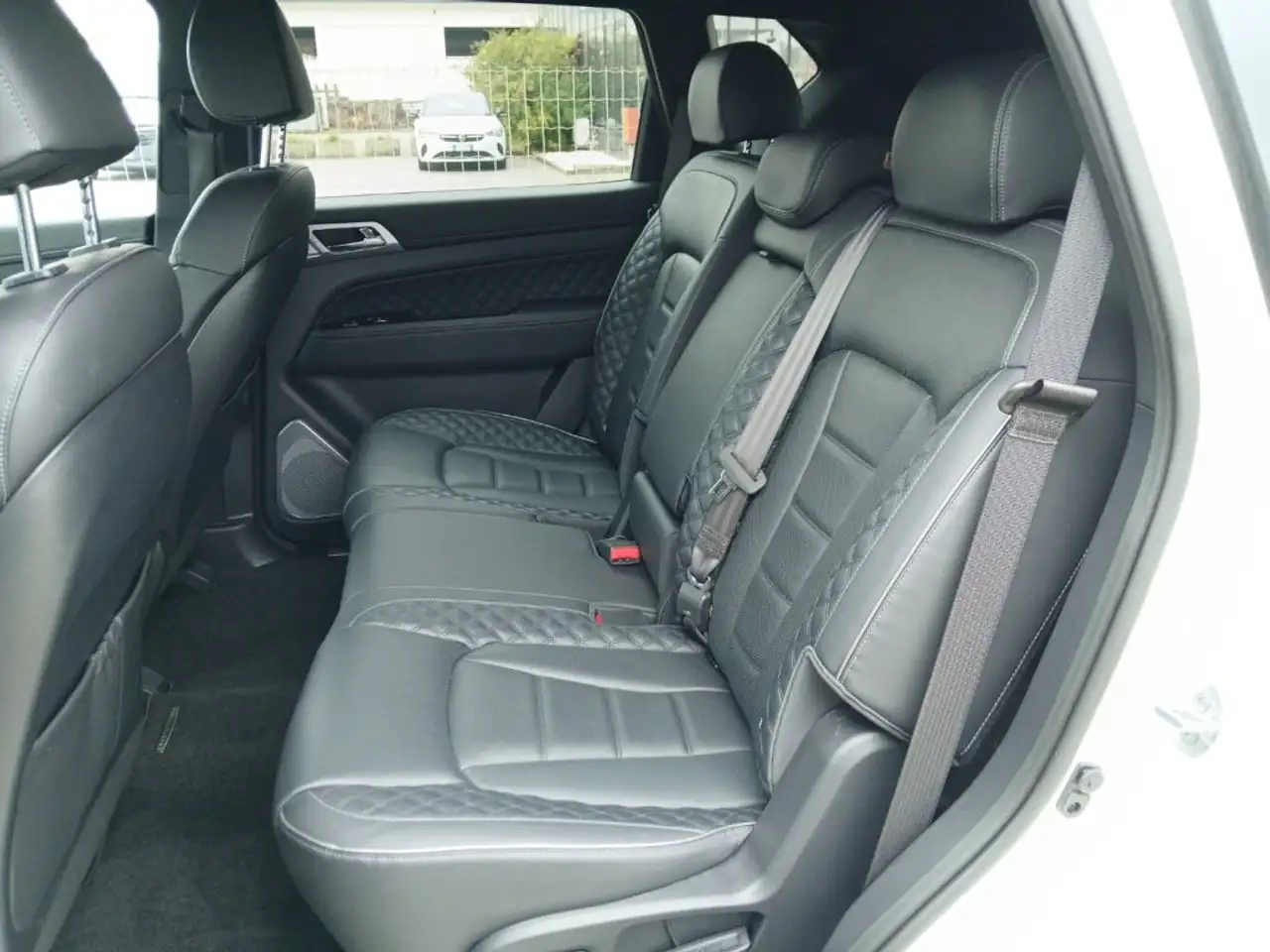 SsangYong Rexton 2.2 4WD Icon 8 A/T - GANCIO TRAINO 14