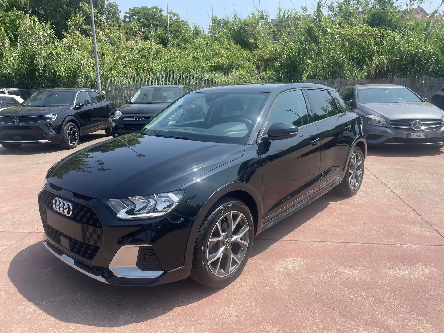 Audi A1 ALLSTREET 25 TFSI Noir - 1