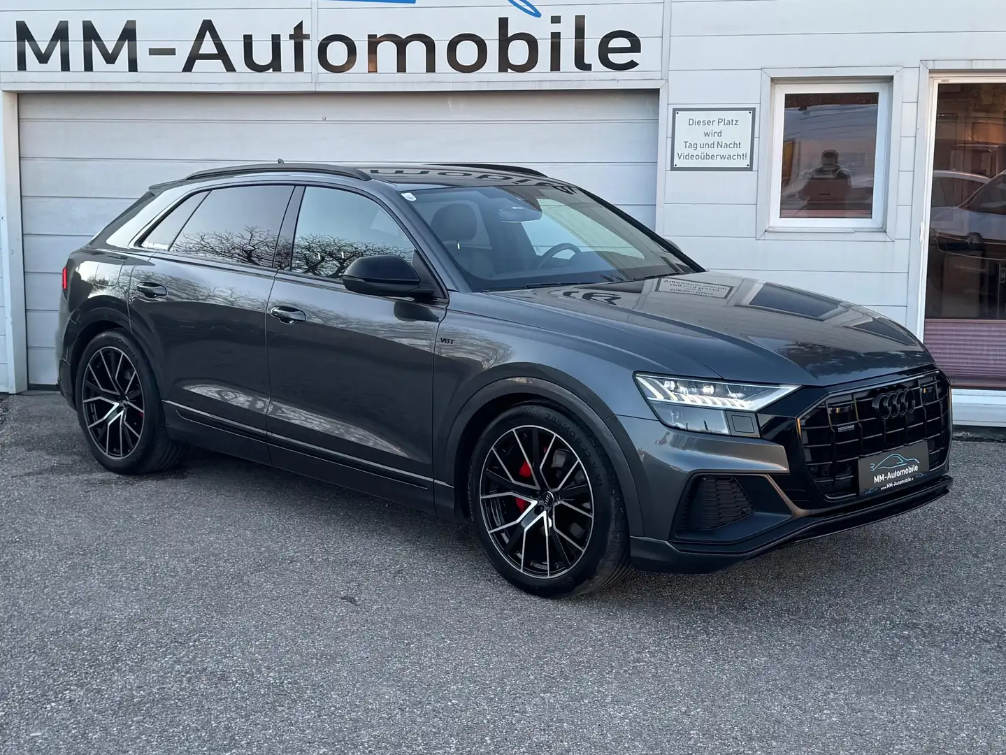 Audi Q8 50 TDI quattro*SQ8-OPTIK*22-ZOLL*MATRIX*ACC*uvm Grau - 1