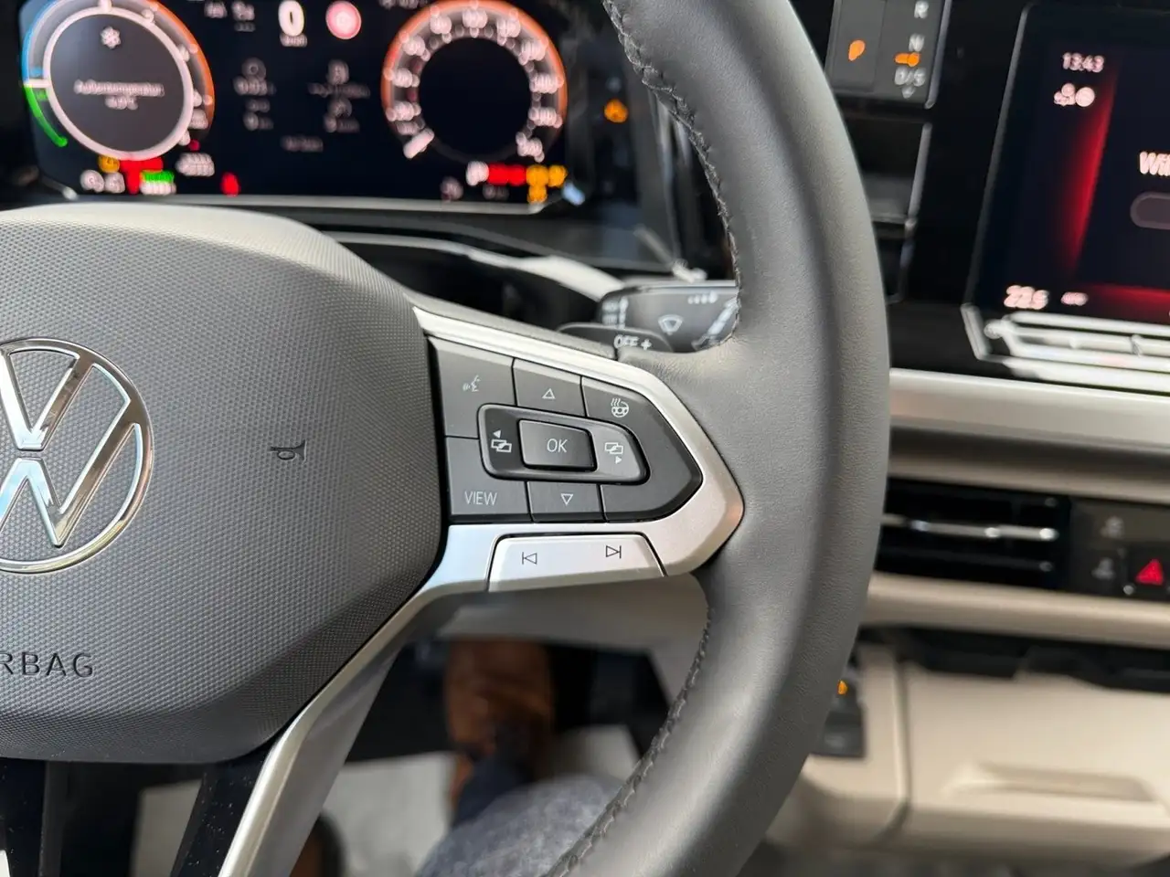 Volkswagen T7 Multivan VW T7 Multivan Edition ÜH eHybrid 180 kW 4M 9