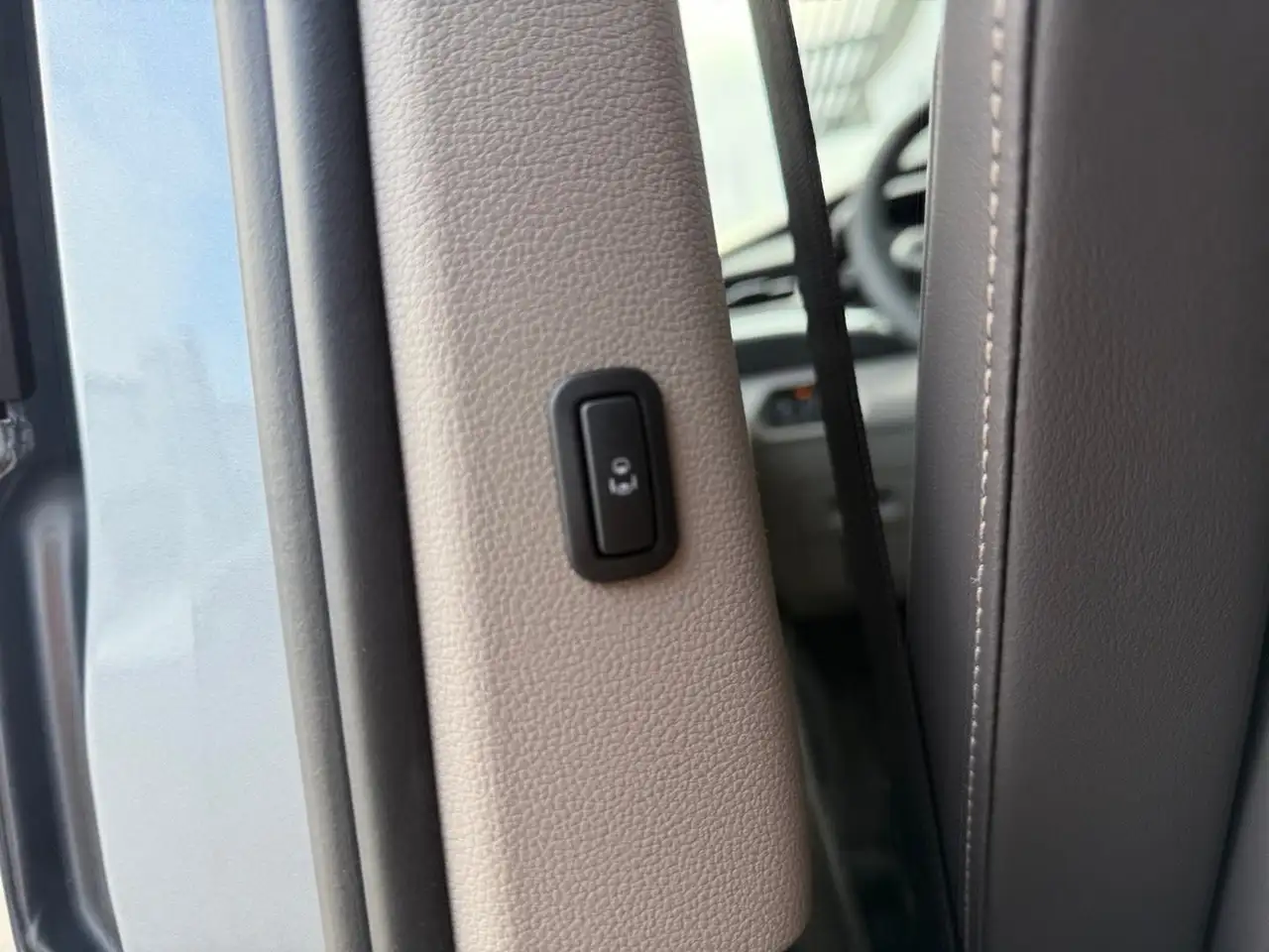 Volkswagen T7 Multivan VW T7 Multivan Edition ÜH eHybrid 180 kW 4M 17