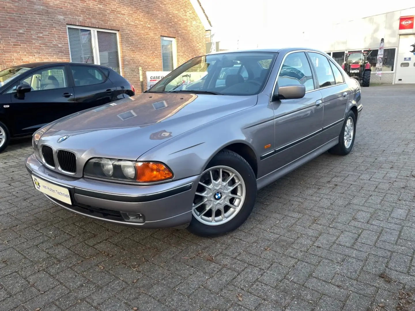BMW 520 E39 520i 6-cil. Grau - 1